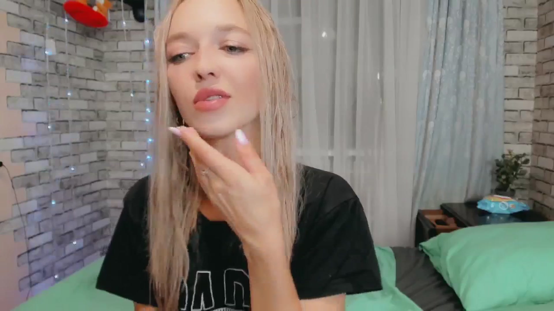 Gallery image thumbnail from Ambri_Lili's myfreecams stream on, 09/02/2024, 19:05 image 6 of 20