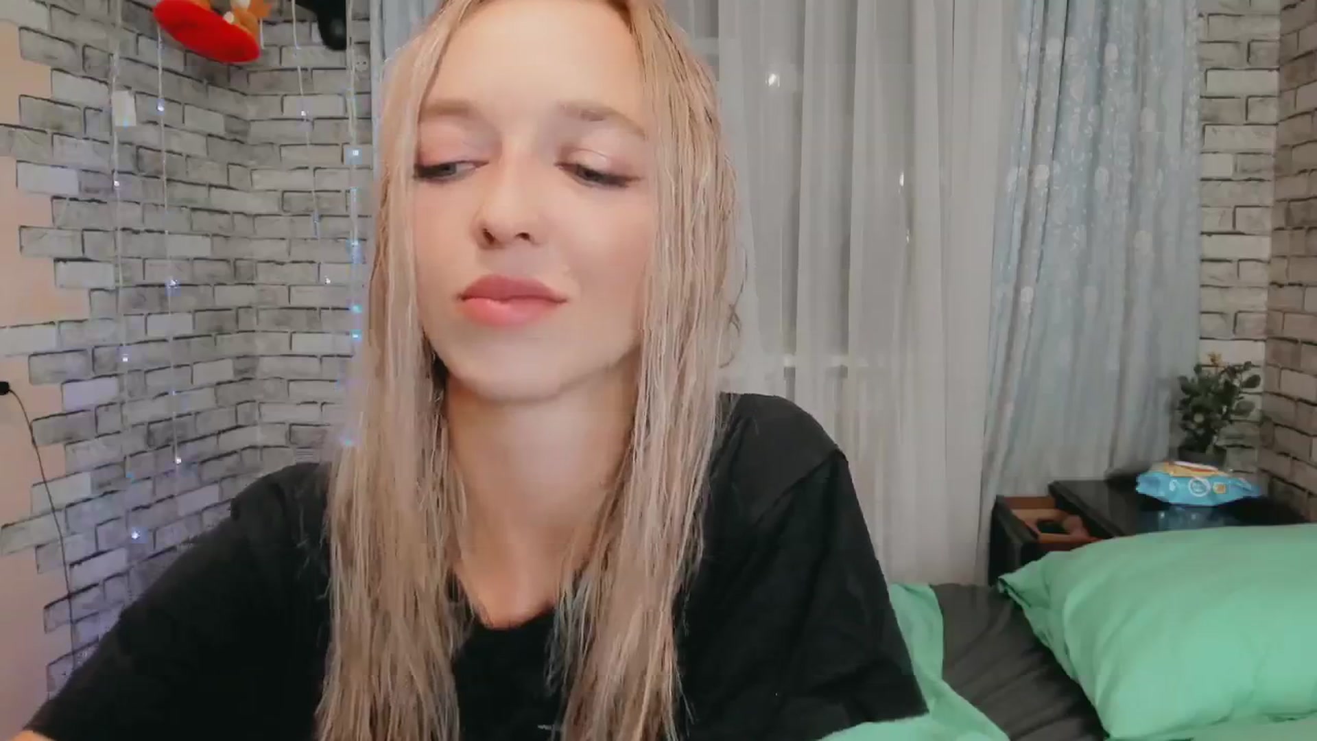Gallery image thumbnail from Ambri_Lili's myfreecams stream on, 09/02/2024, 19:05 image 4 of 20