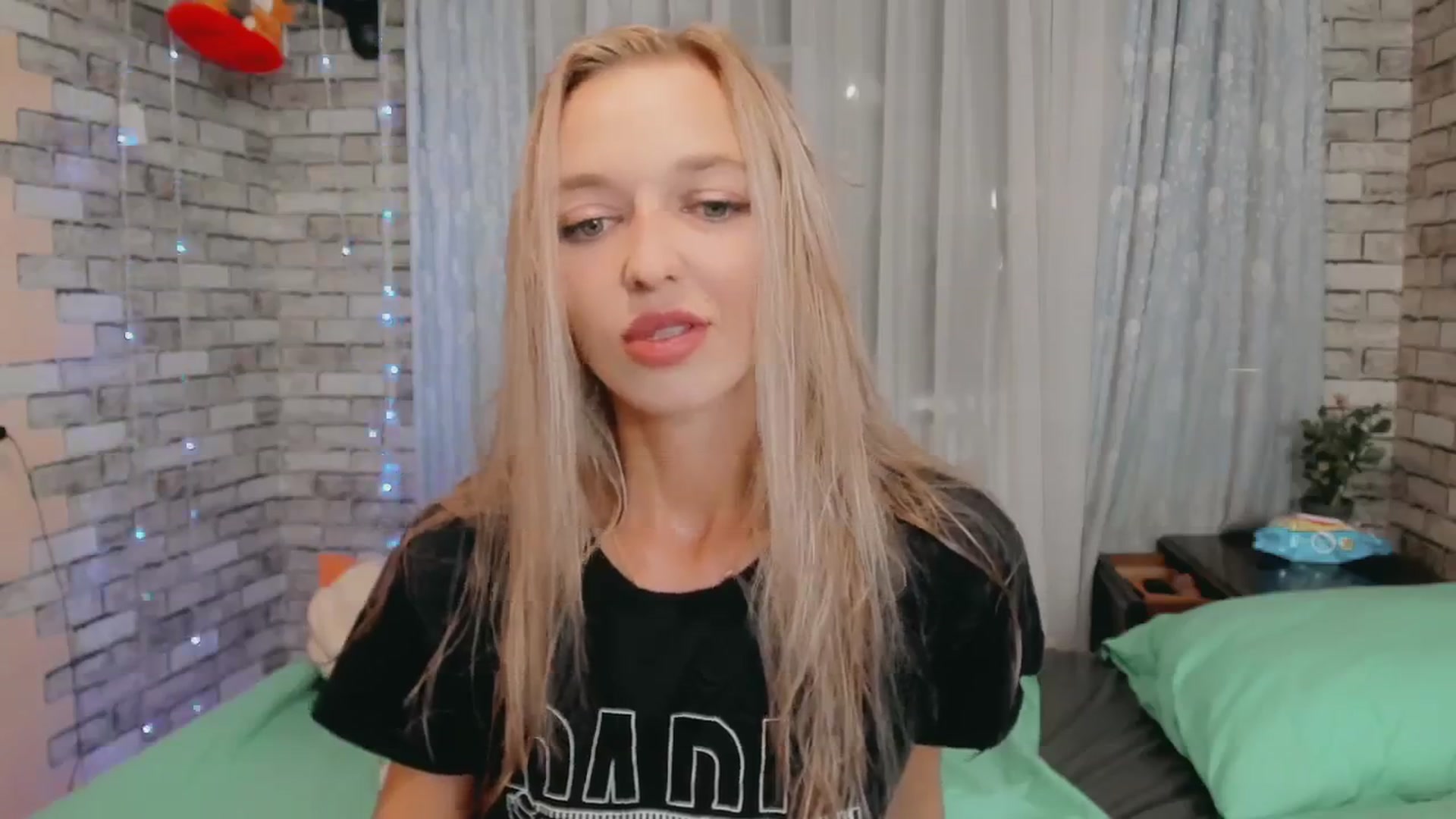 Gallery image thumbnail from Ambri_Lili's myfreecams stream on, 09/02/2024, 19:05 image 7 of 20