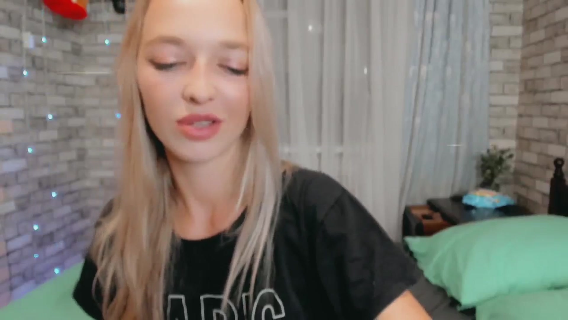 Gallery image thumbnail from Ambri_Lili's myfreecams stream on, 09/02/2024, 21:12 image 9 of 20