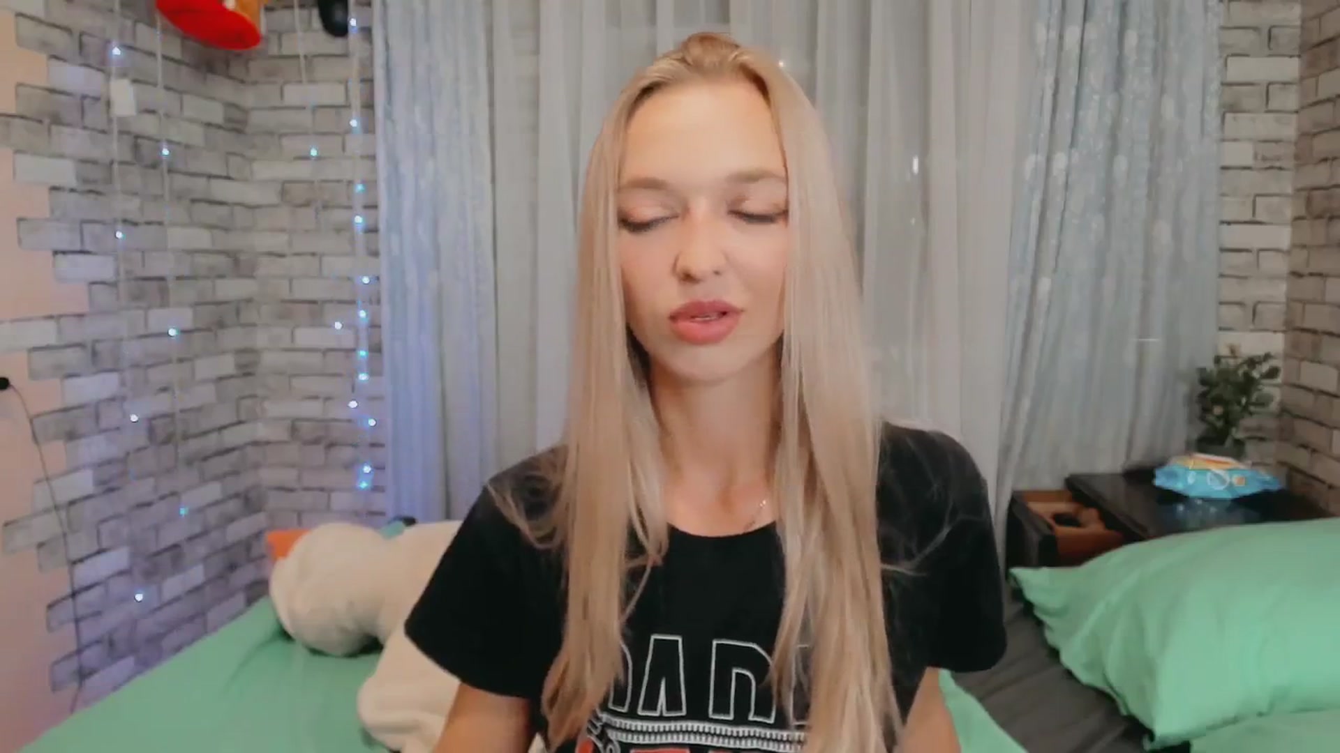 Gallery image thumbnail from Ambri_Lili's myfreecams stream on, 09/02/2024, 21:12 image 13 of 20