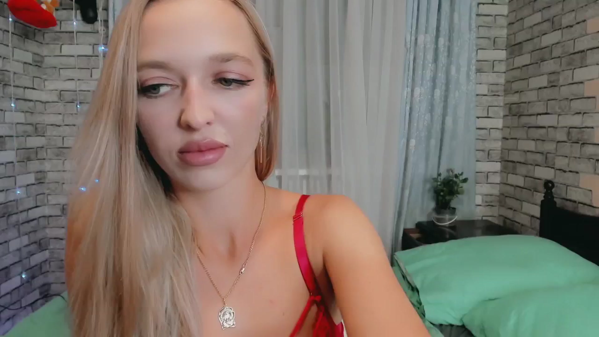 Gallery image thumbnail from Ambri_Lili's myfreecams stream on, 09/04/2024, 20:12 image 14 of 20