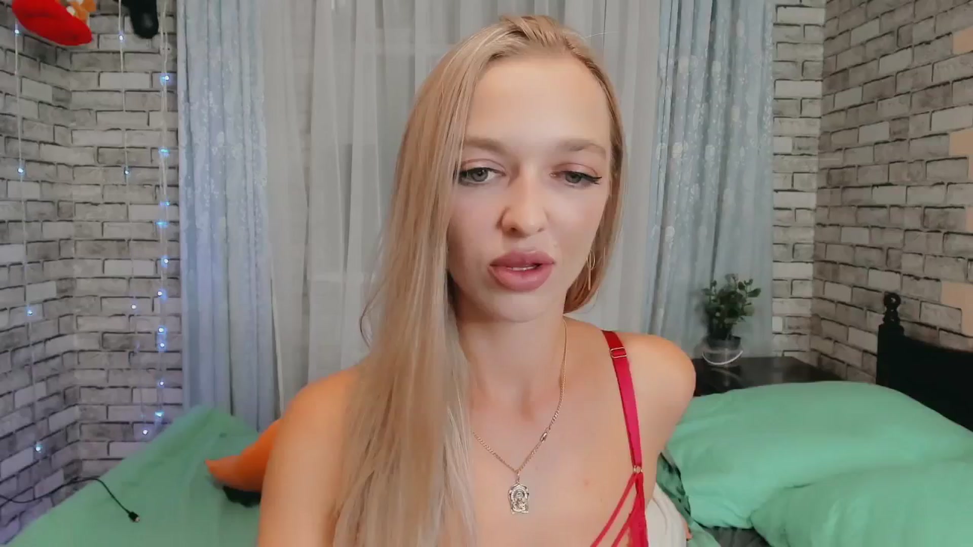 Gallery image thumbnail from Ambri_Lili's myfreecams stream on, 09/04/2024, 20:12 image 15 of 20