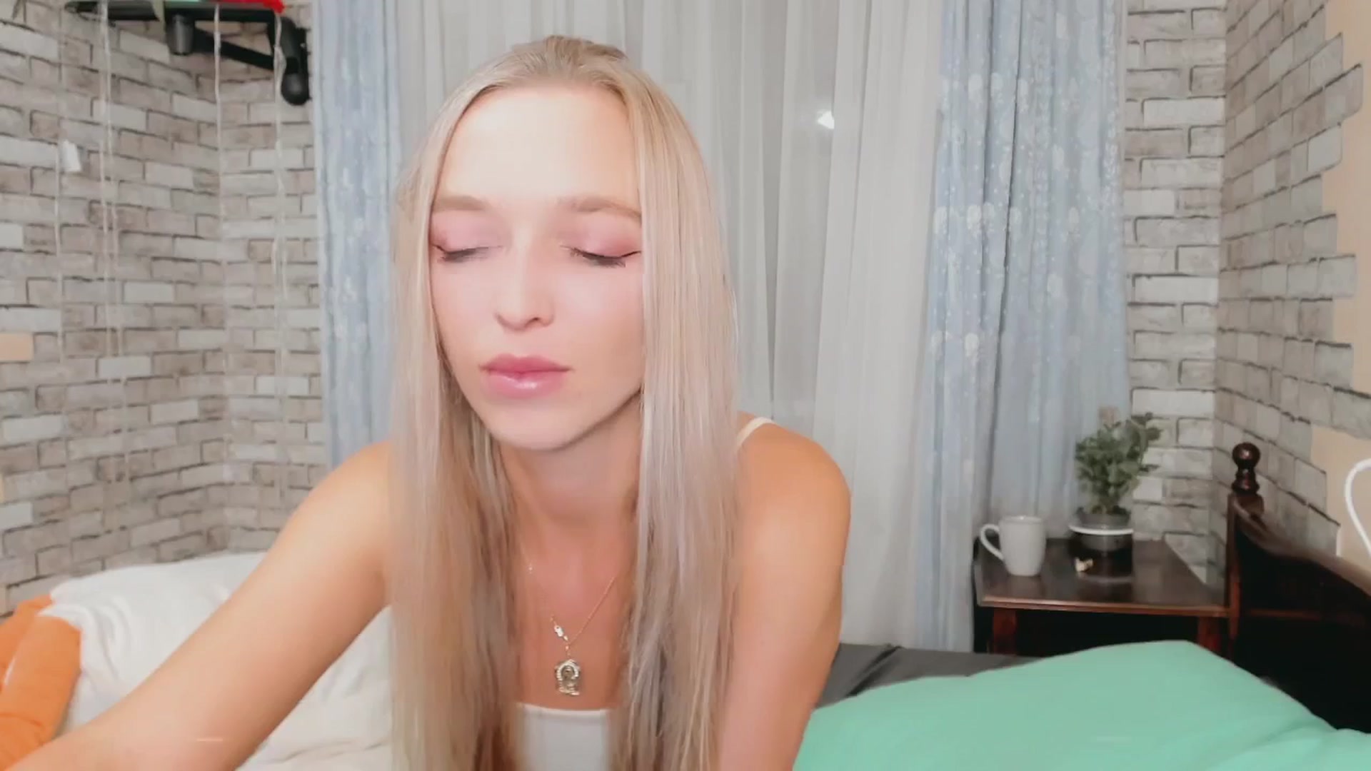 Gallery image thumbnail from Ambri_Lili's myfreecams stream on, 09/08/2024, 18:39 image 12 of 20