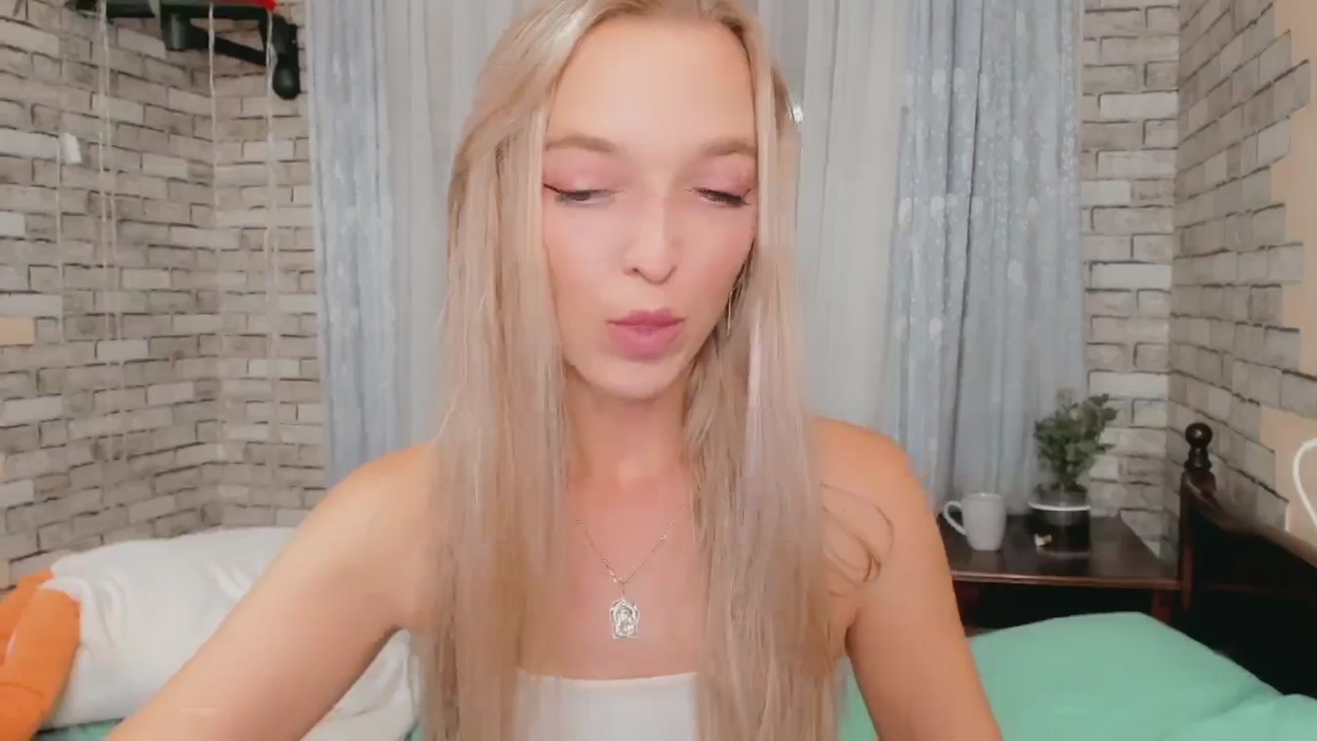 Gallery image thumbnail from Ambri_Lili's myfreecams stream on, 09/08/2024, 18:39 image 10 of 20