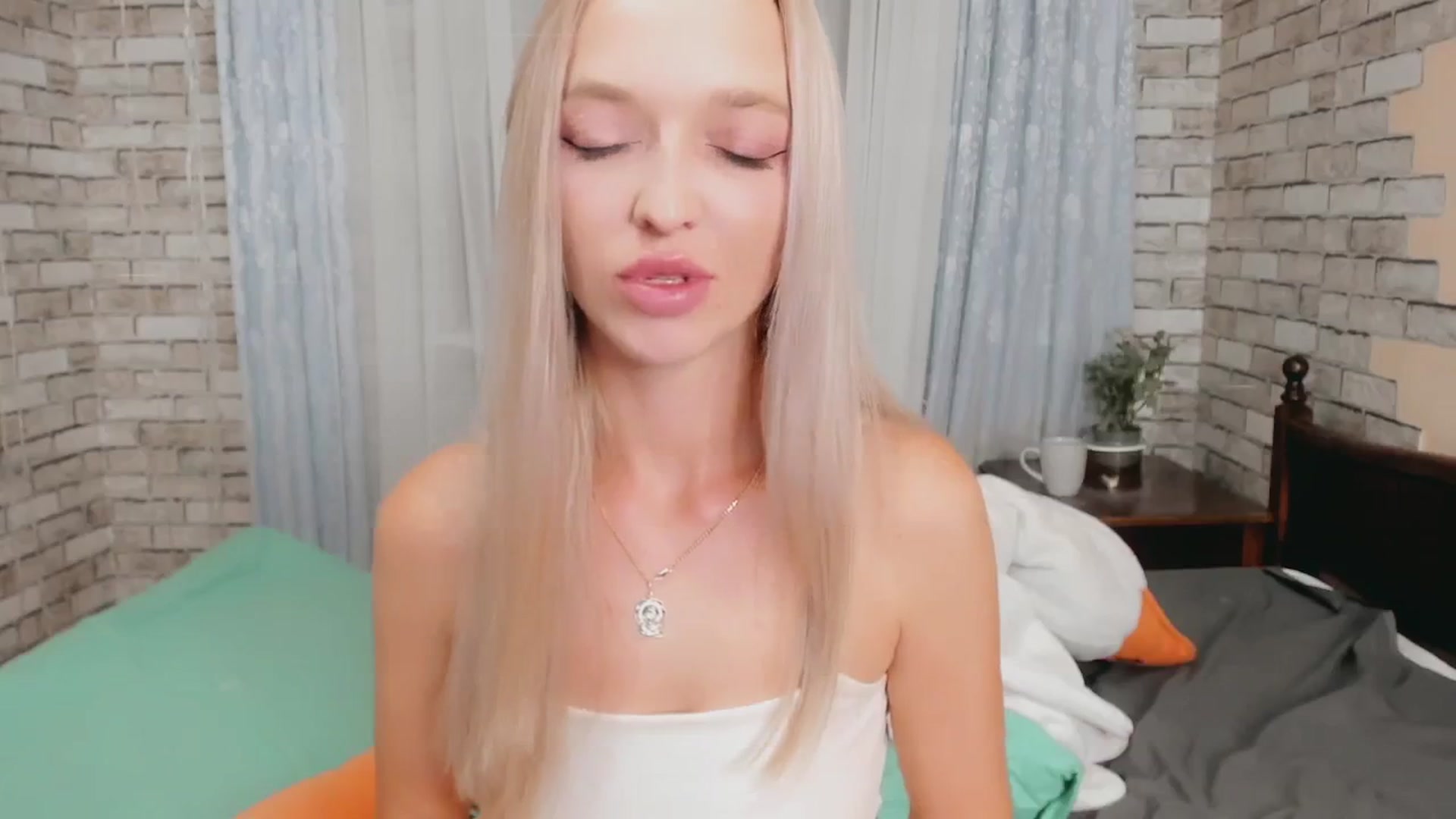 Gallery image thumbnail from Ambri_Lili's myfreecams stream on, 09/08/2024, 19:47 image 10 of 20