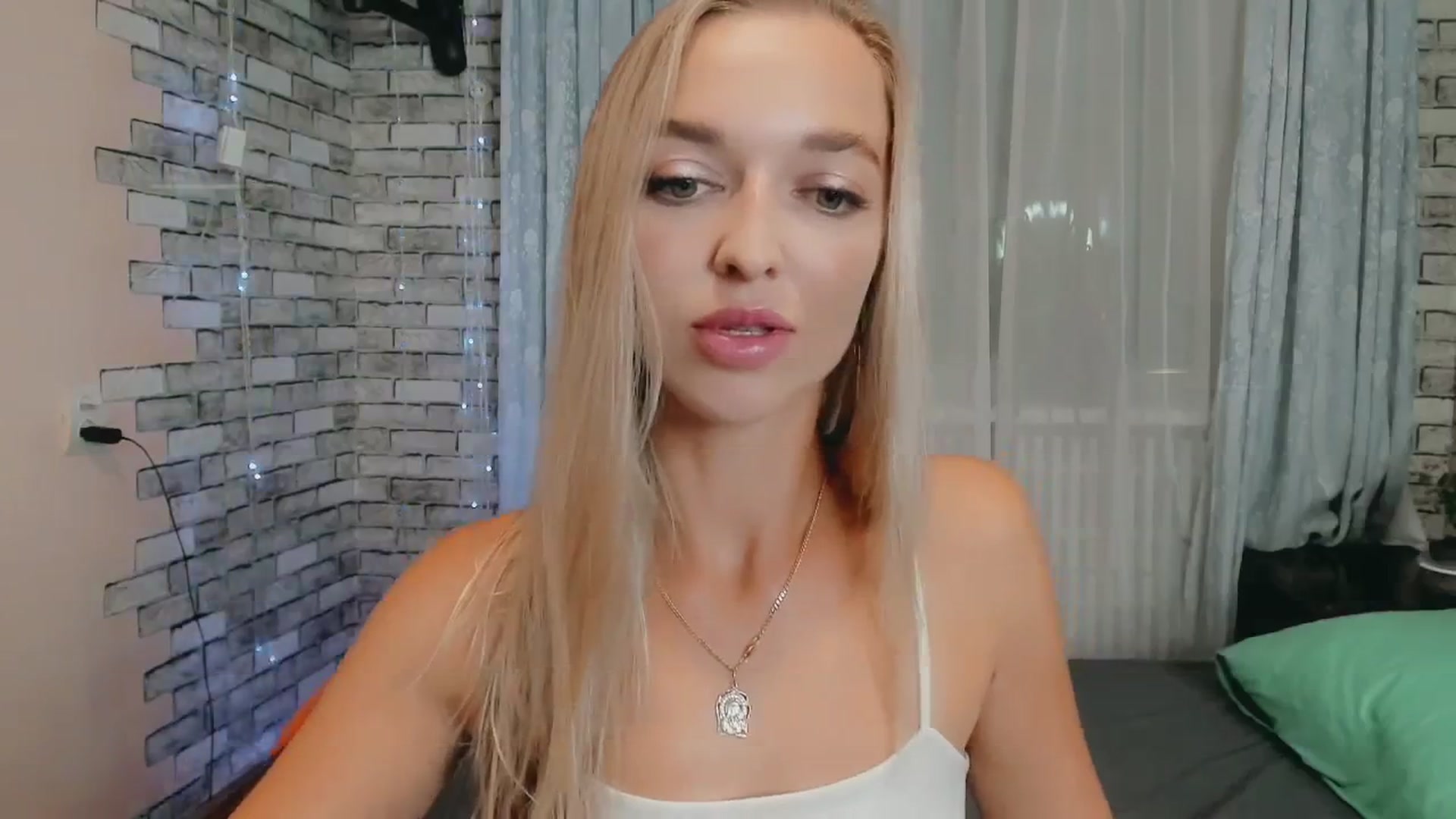 Gallery image thumbnail from Ambri_Lili's myfreecams stream on, 09/24/2024, 20:15 image 11 of 20