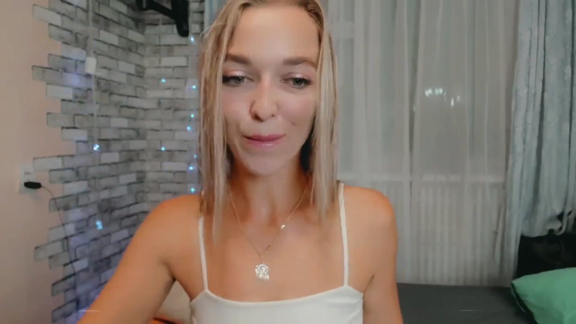 Gallery image thumbnail from Ambri_Lili's myfreecams stream on, 09/24/2024, 20:15 image 3 of 20