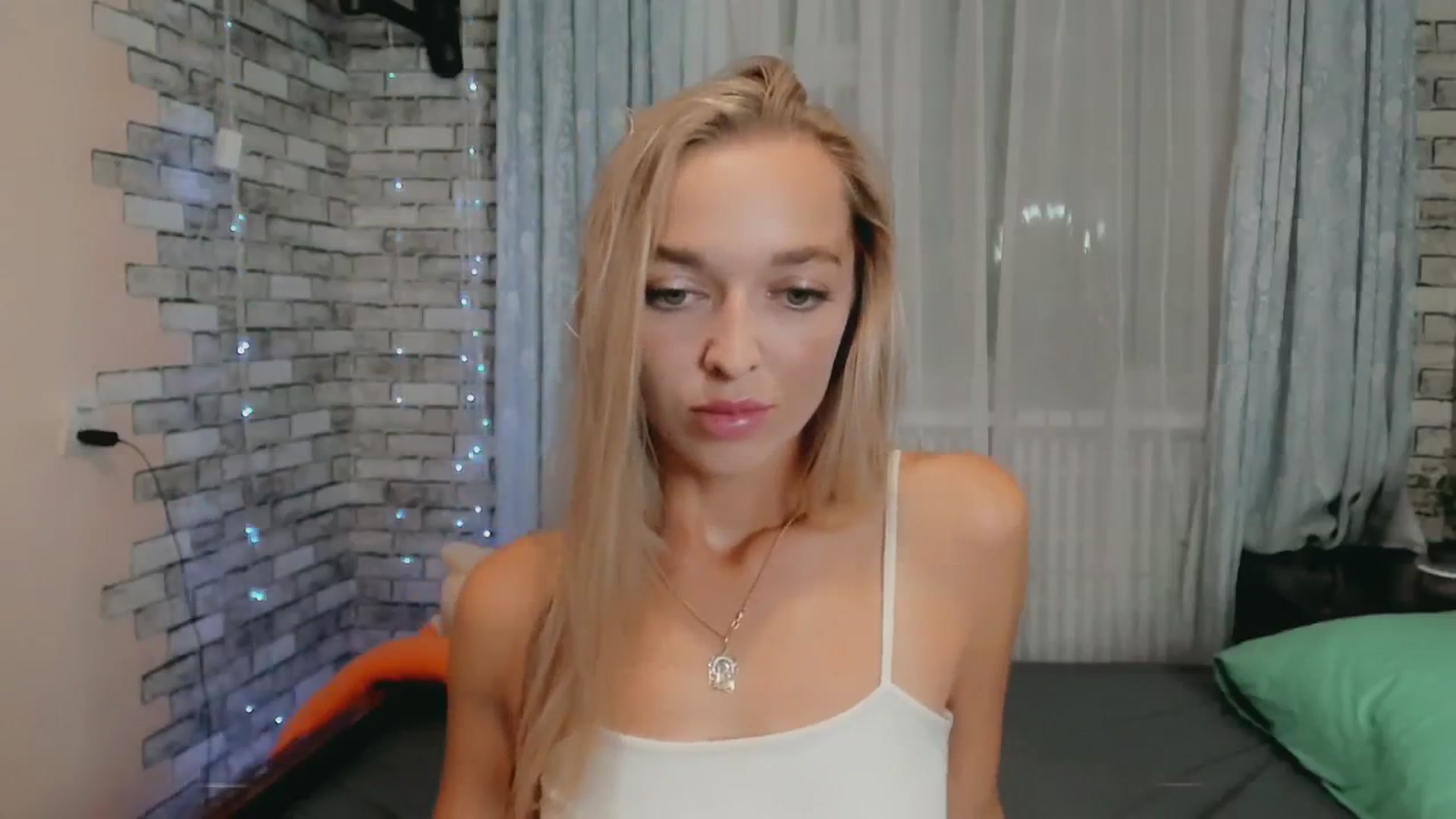 Gallery image thumbnail from Ambri_Lili's myfreecams stream on, 09/24/2024, 20:15 image 10 of 20