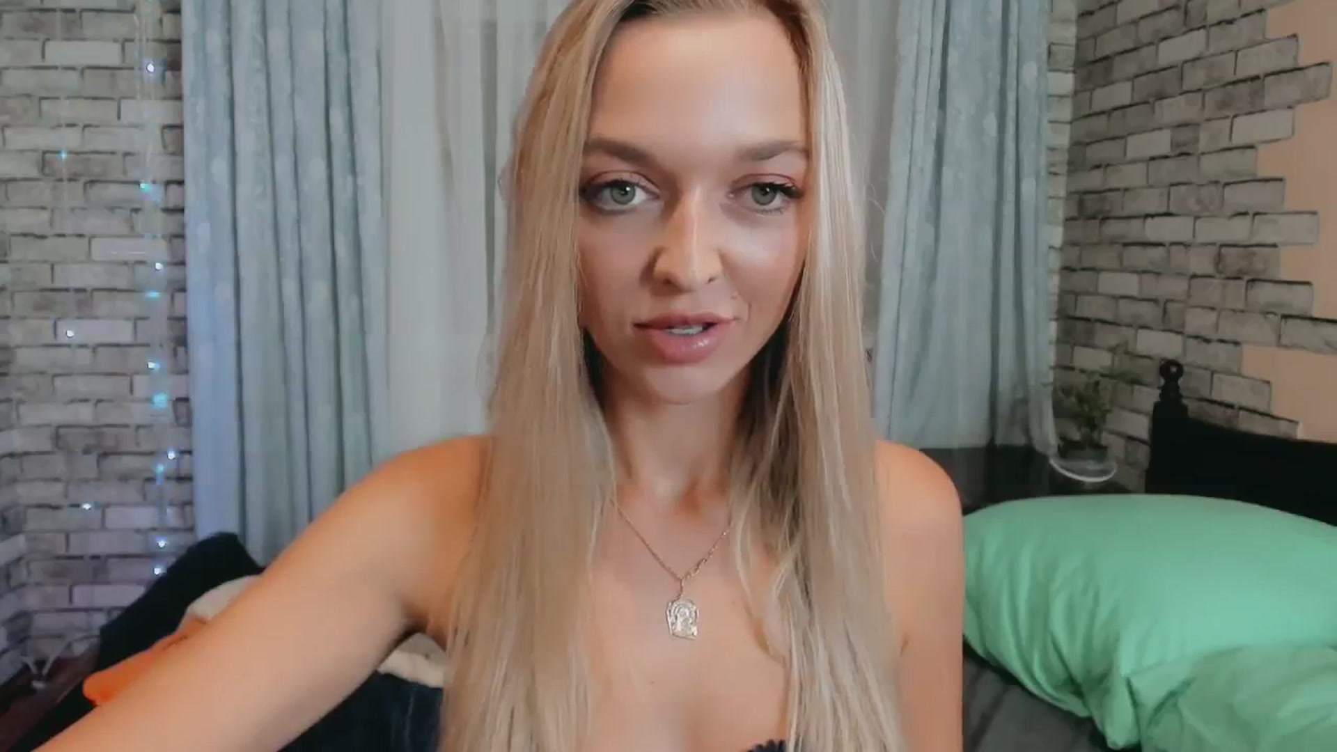 Gallery image thumbnail from Ambri_Lili's myfreecams stream on, 09/30/2024, 19:42 image 15 of 20