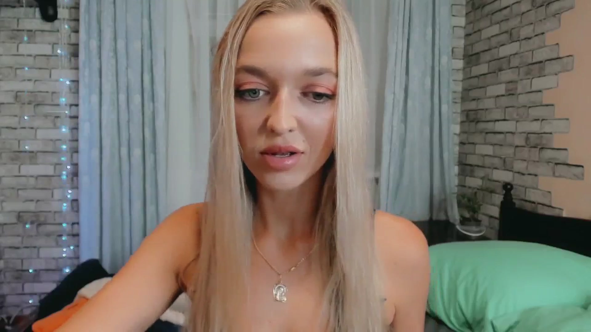 Gallery image thumbnail from Ambri_Lili's myfreecams stream on, 09/30/2024, 19:42 image 11 of 20