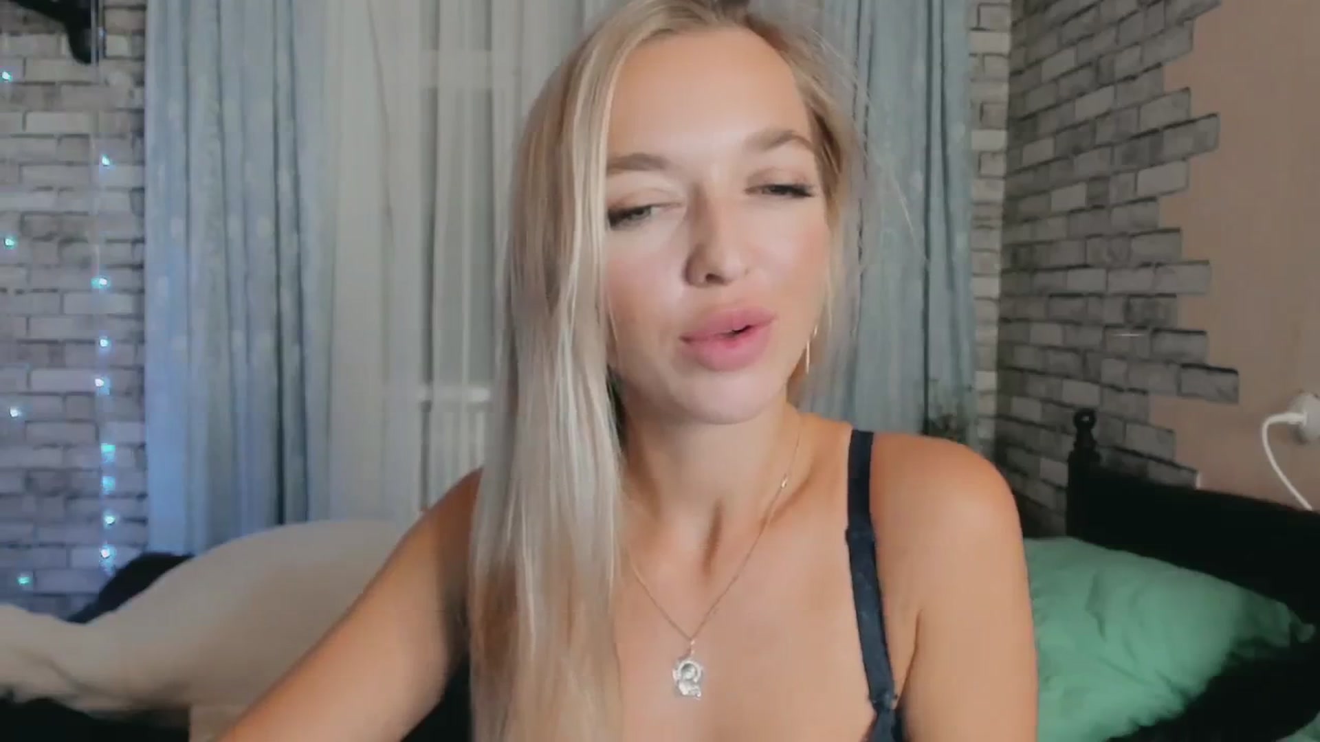 Gallery image thumbnail from Ambri_Lili's myfreecams stream on, 10/09/2024, 22:18 image 20 of 20