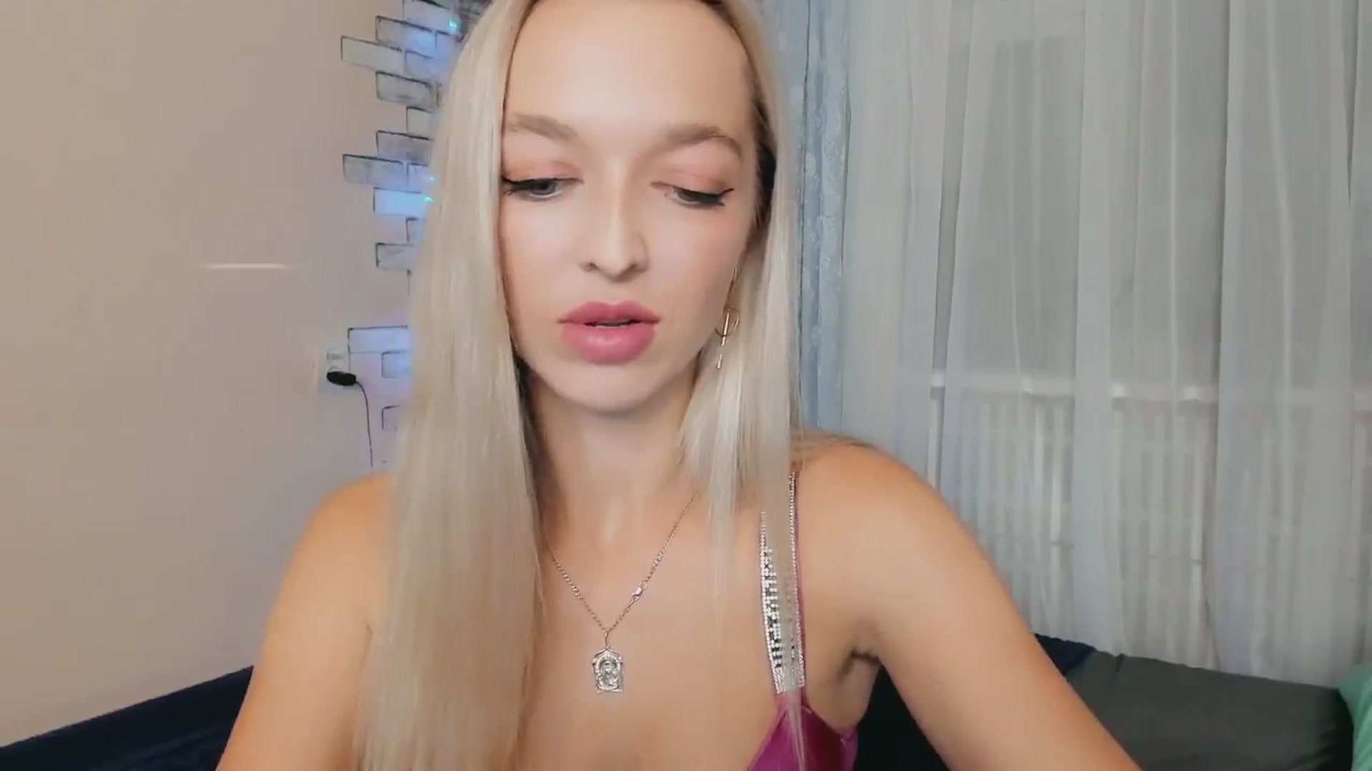 Gallery image thumbnail from Ambri_Lili's myfreecams stream on, 10/12/2024, 21:17 image 8 of 20