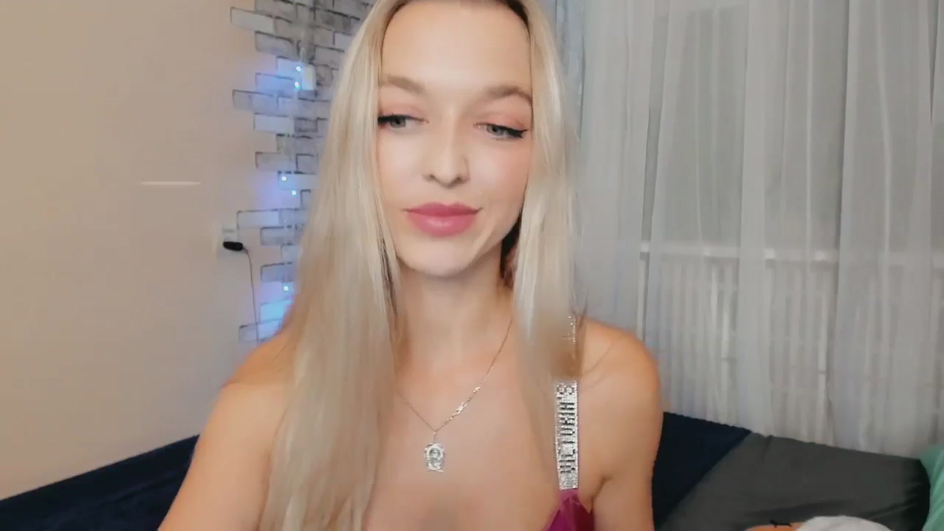 Gallery image thumbnail from Ambri_Lili's myfreecams stream on, 10/12/2024, 21:17 image 7 of 20