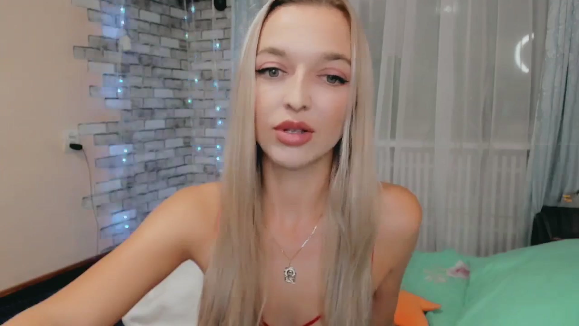Gallery image thumbnail from Ambri_Lili's myfreecams stream on, 10/16/2024, 20:00 image 16 of 20
