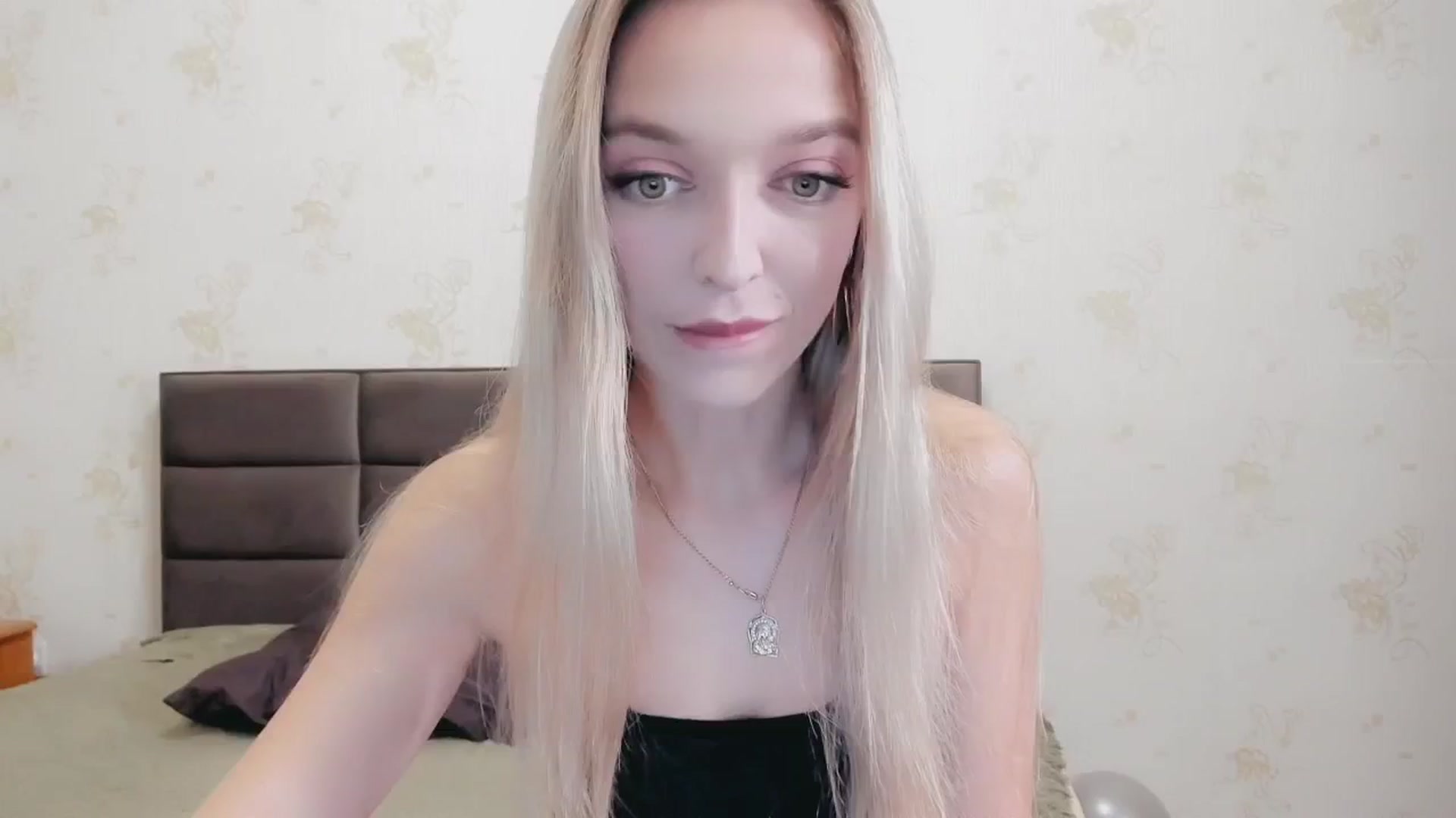 Gallery image thumbnail from Ambri_Lili's myfreecams stream on, 12/23/2024, 19:43 image 1 of 20