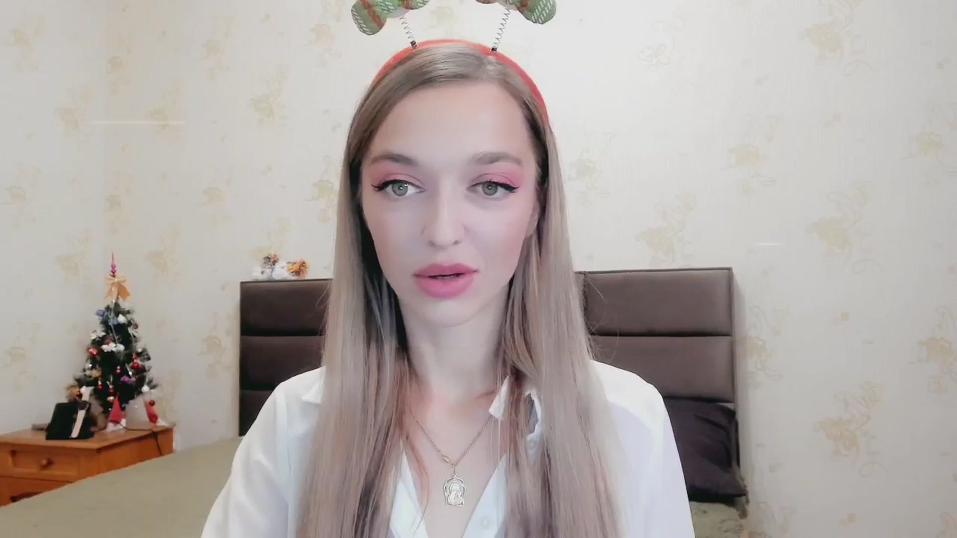Gallery image thumbnail from Ambri_Lili's myfreecams stream on, 01/01/2025, 19:40 image 8 of 20