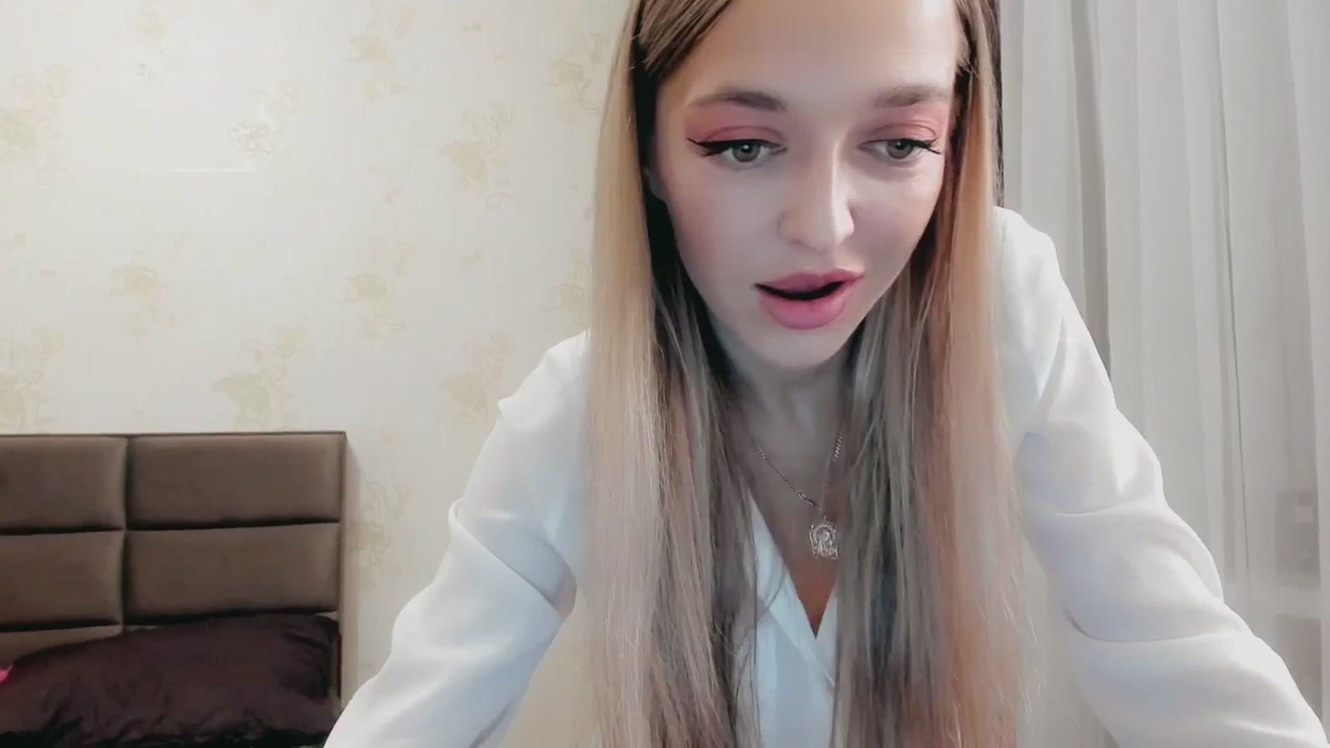 Gallery image thumbnail from Ambri_Lili's myfreecams stream on, 01/01/2025, 19:40 image 2 of 20