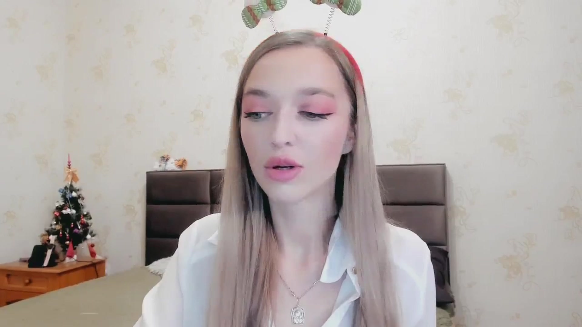 Gallery image thumbnail from Ambri_Lili's myfreecams stream on, 01/01/2025, 19:40 image 20 of 20