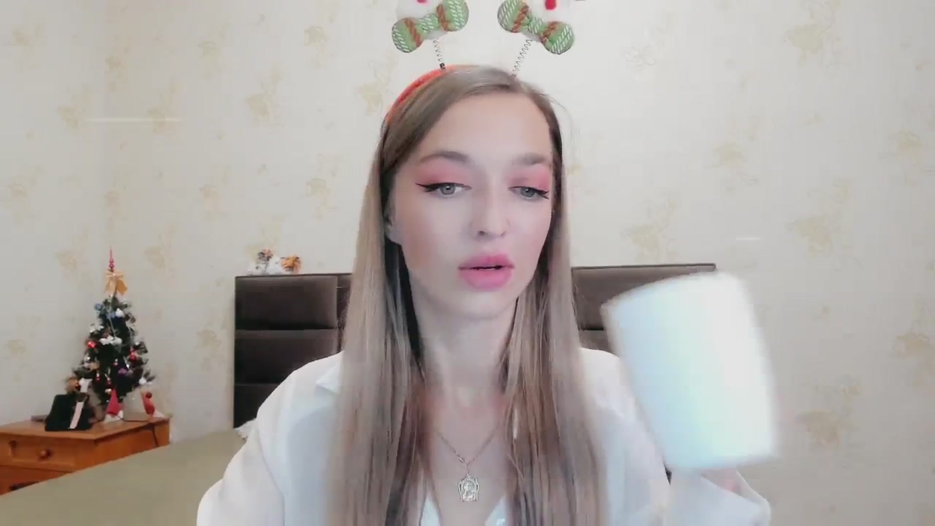 Gallery image thumbnail from Ambri_Lili's myfreecams stream on, 01/01/2025, 19:40 image 17 of 20
