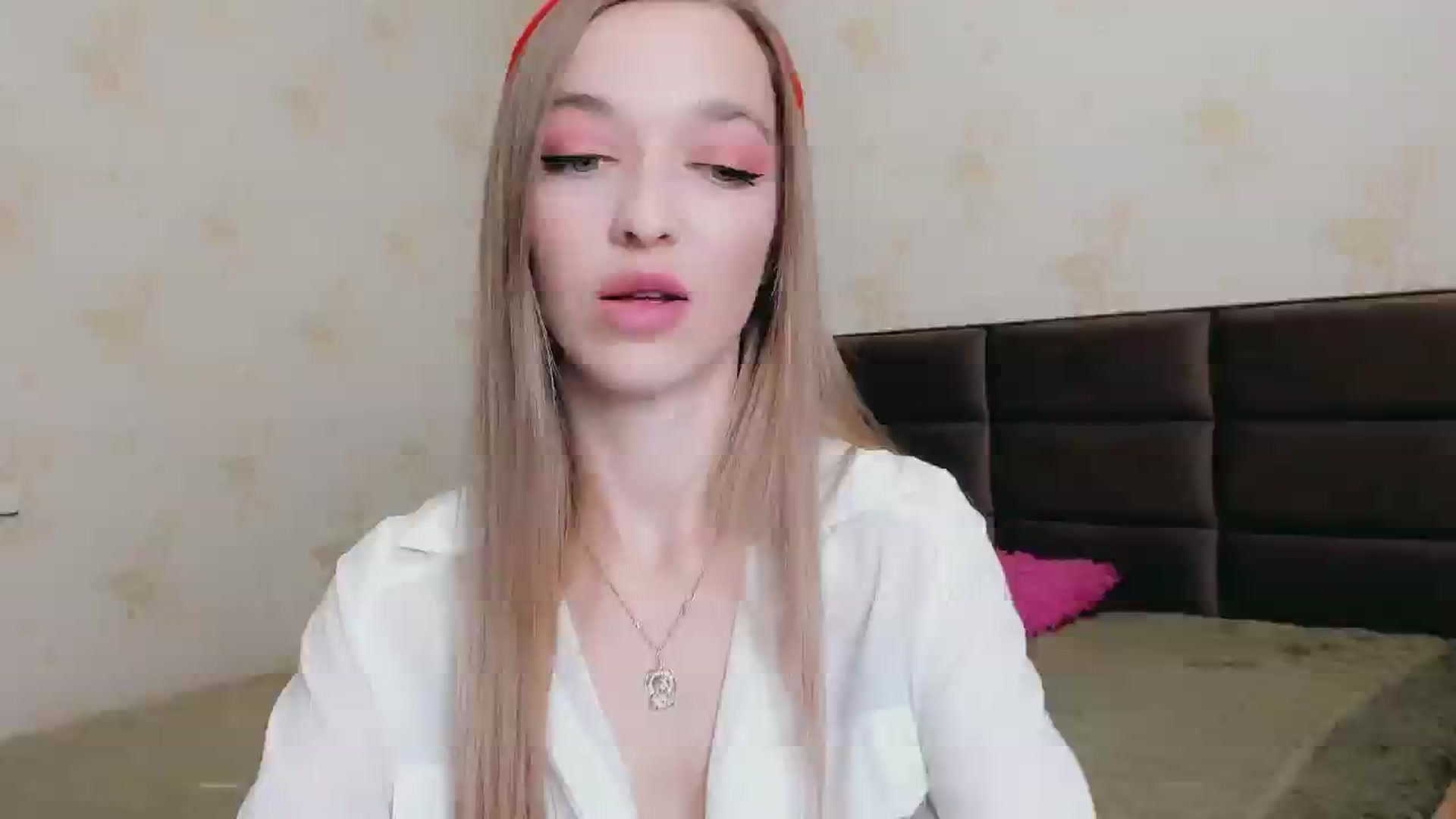 Gallery image thumbnail from Ambri_Lili's myfreecams stream on, 01/01/2025, 22:56 image 1 of 20