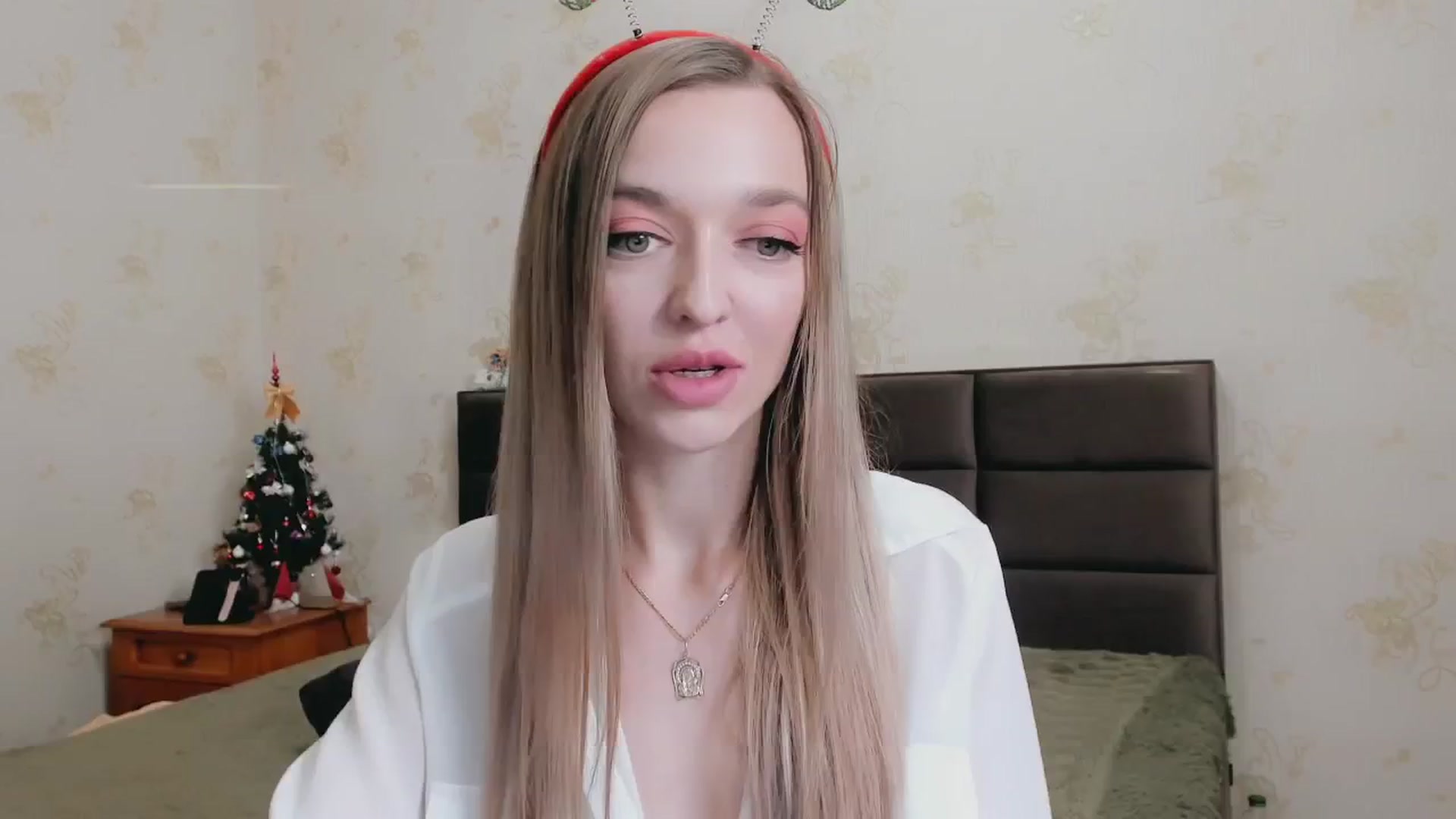 Gallery image thumbnail from Ambri_Lili's myfreecams stream on, 01/01/2025, 22:56 image 18 of 20