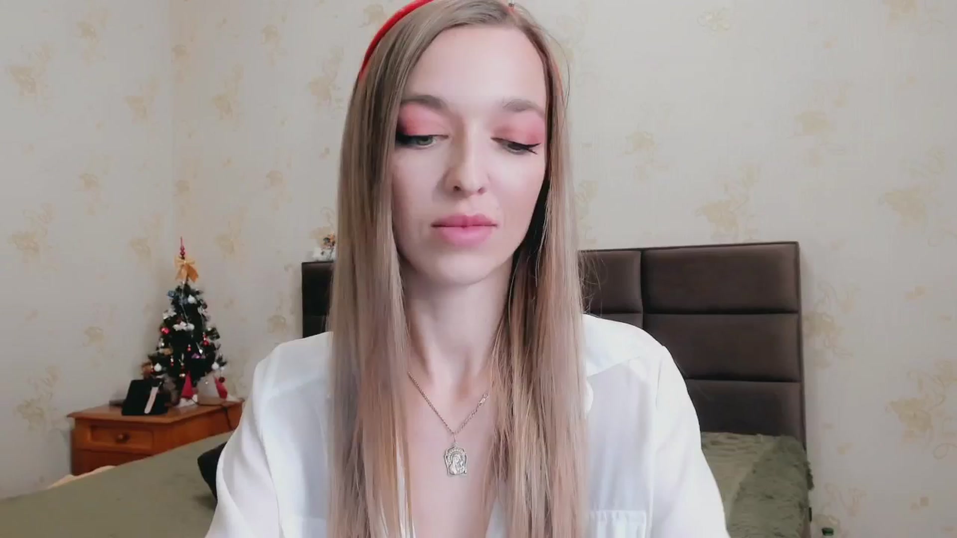 Gallery image thumbnail from Ambri_Lili's myfreecams stream on, 01/01/2025, 22:56 image 16 of 20