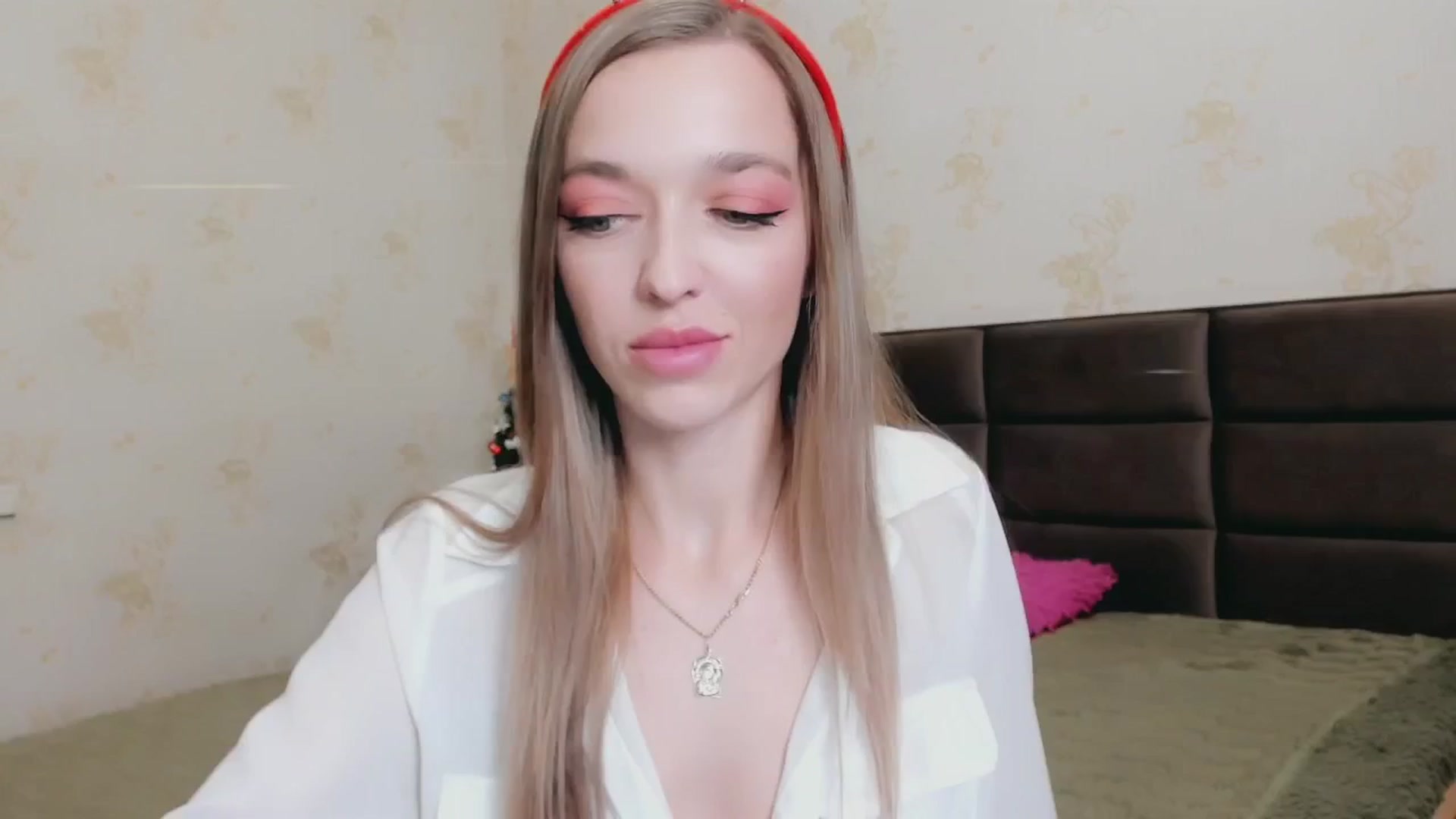 Gallery image thumbnail from Ambri_Lili's myfreecams stream on, 01/01/2025, 22:56 image 5 of 20