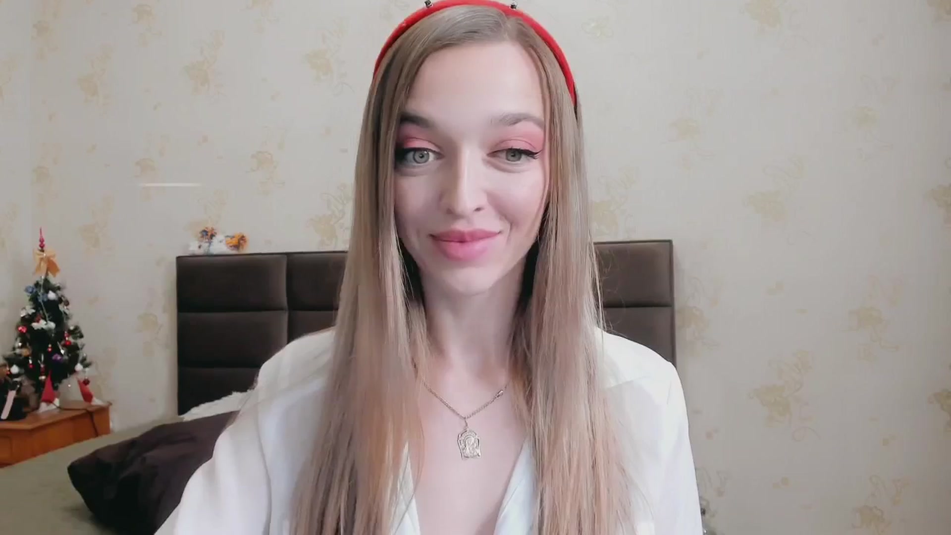 Gallery image thumbnail from Ambri_Lili's myfreecams stream on, 01/01/2025, 22:56 image 9 of 20