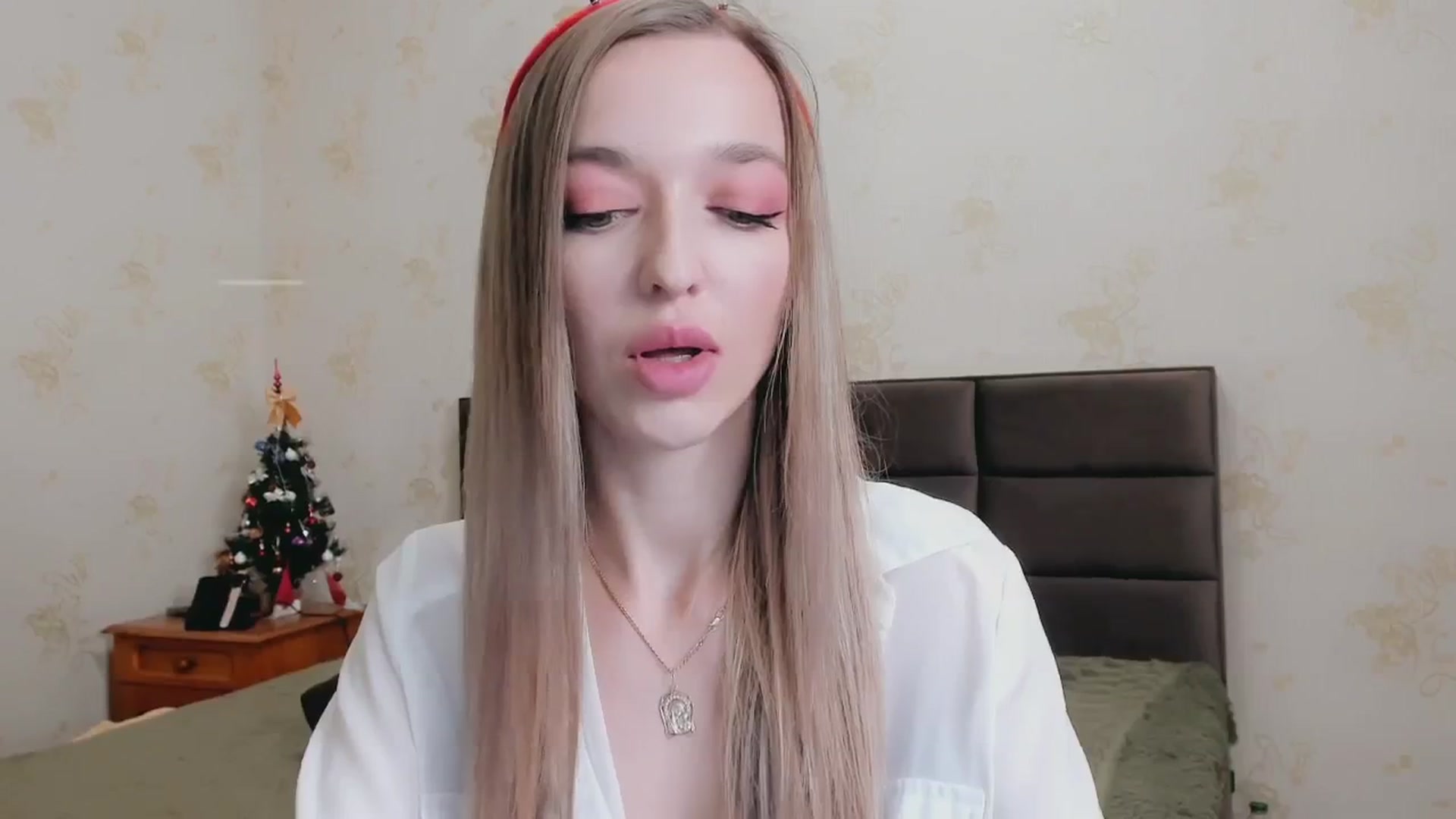 Gallery image thumbnail from Ambri_Lili's myfreecams stream on, 01/01/2025, 22:56 image 17 of 20