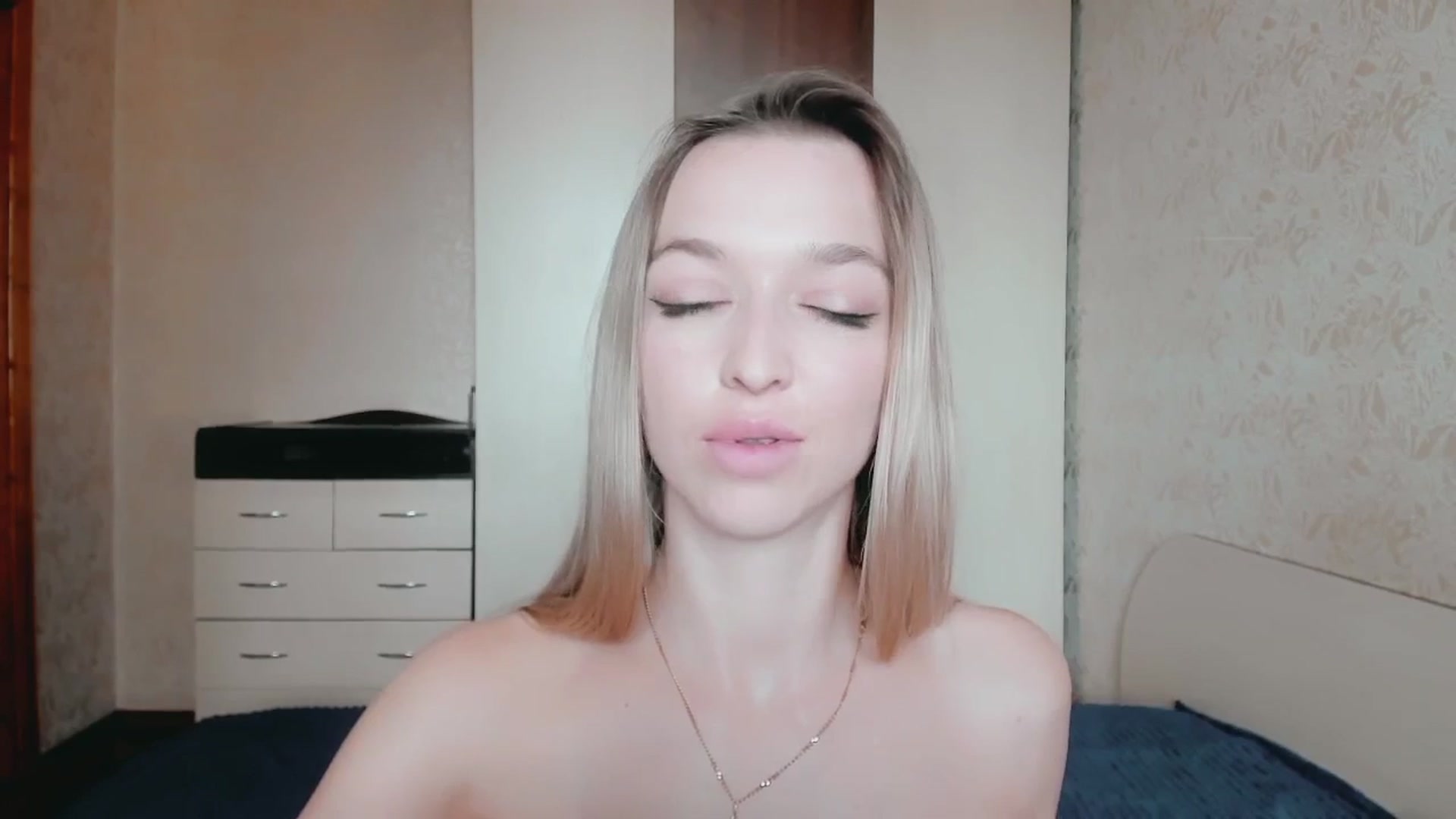 Gallery image thumbnail from Ambri_Lili's myfreecams stream on, 03/13/2025, 09:34 image 18 of 20