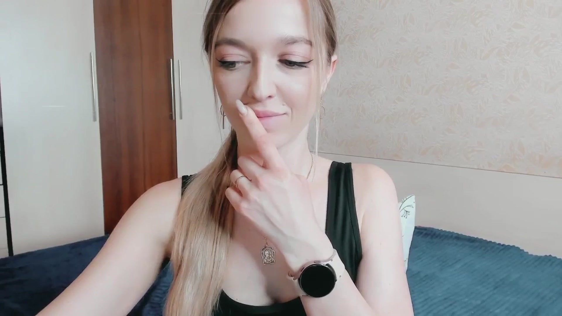 Gallery image thumbnail from Ambri_Lili's myfreecams stream on, 04/08/2025, 10:40 image 17 of 20