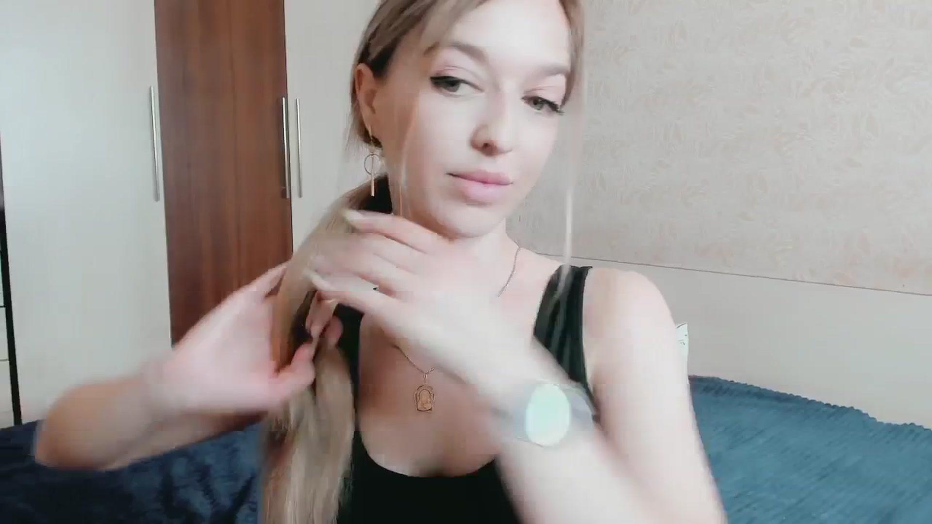 Gallery image thumbnail from Ambri_Lili's myfreecams stream on, 04/08/2025, 10:40 image 16 of 20