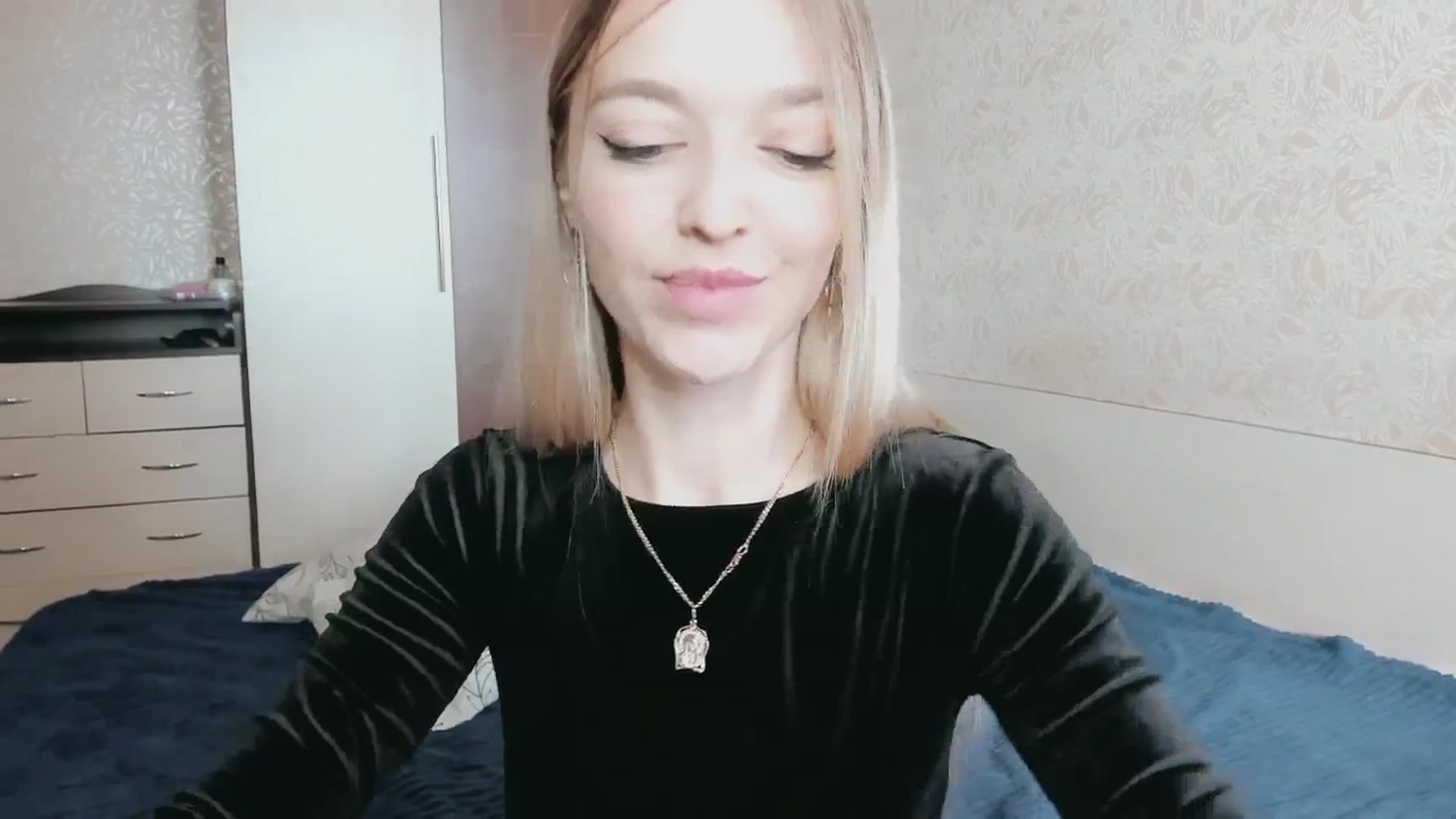 Gallery image thumbnail from Ambri_Lili's myfreecams stream on, 04/16/2025, 09:26 image 4 of 20