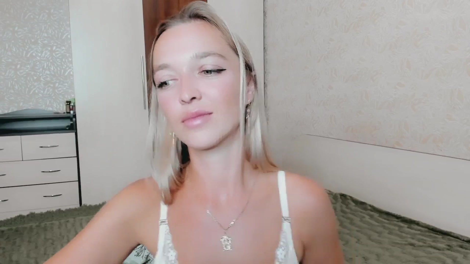 Gallery image thumbnail from Ambri_Lili's myfreecams stream on, 08/20/2025, 19:47 image 15 of 20