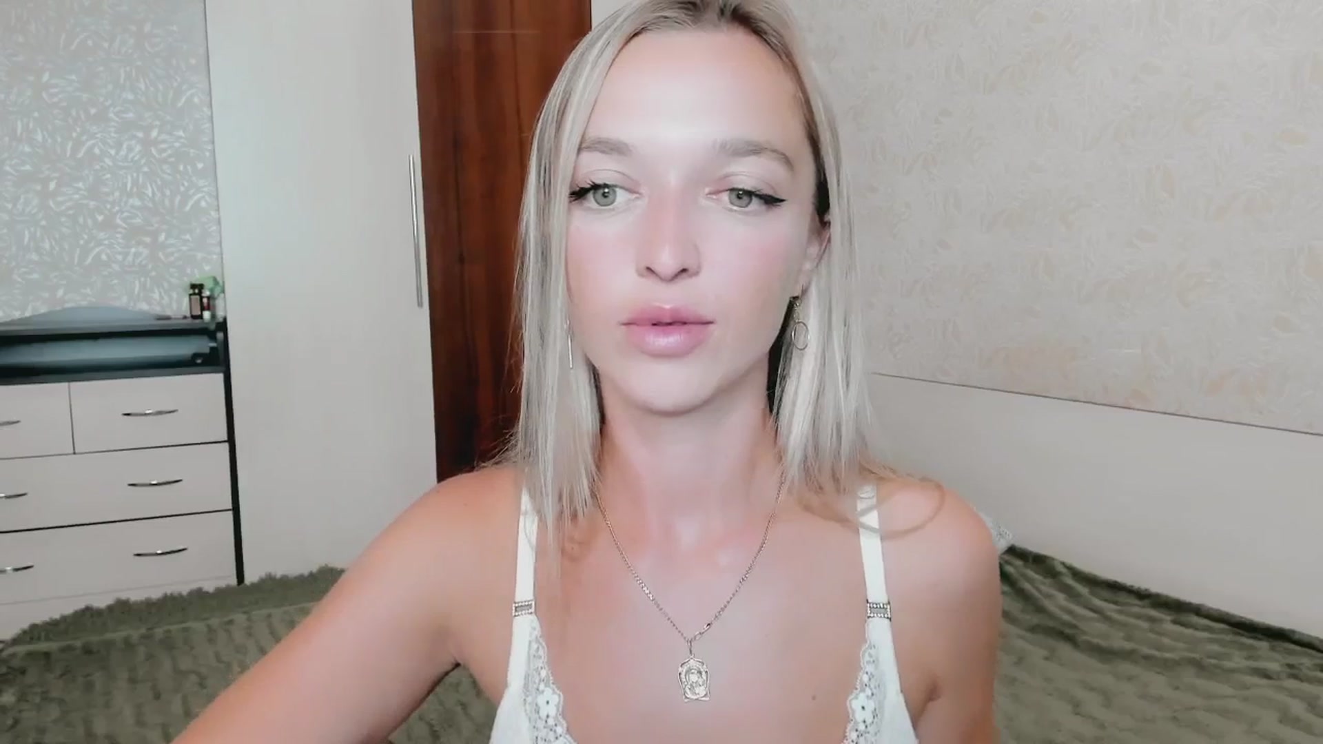 Gallery image thumbnail from Ambri_Lili's myfreecams stream on, 08/20/2025, 19:47 image 2 of 20