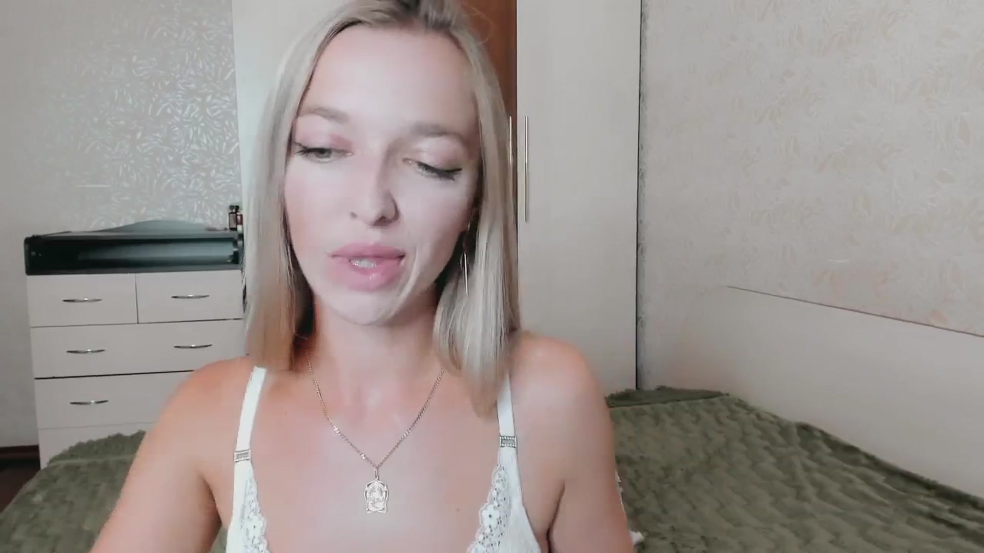 Gallery image thumbnail from Ambri_Lili's myfreecams stream on, 08/21/2025, 11:20 image 13 of 20