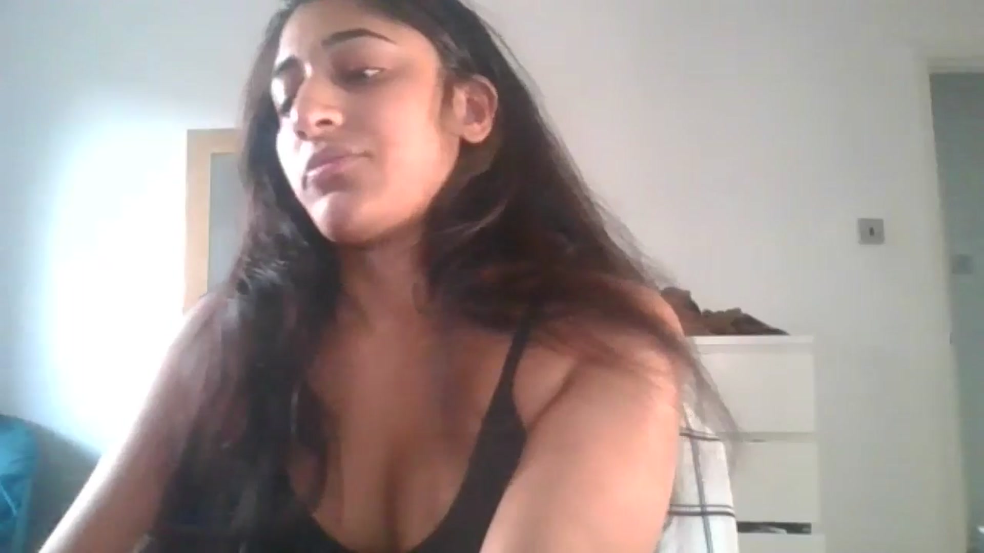 Gallery image thumbnail from Ameeraxo's myfreecams stream on, 06/15/2025, 19:56 image 8 of 20