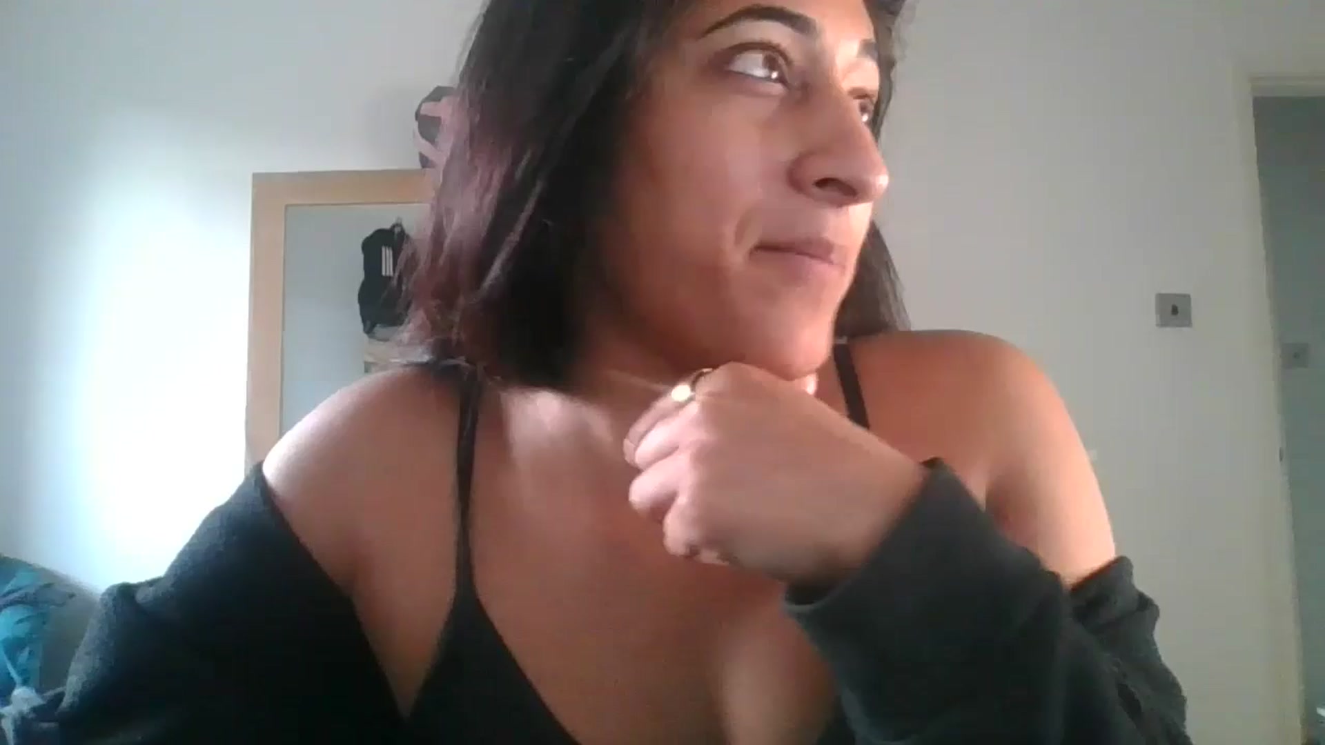 Gallery image thumbnail from Ameeraxo's myfreecams stream on, 06/15/2025, 19:56 image 1 of 20
