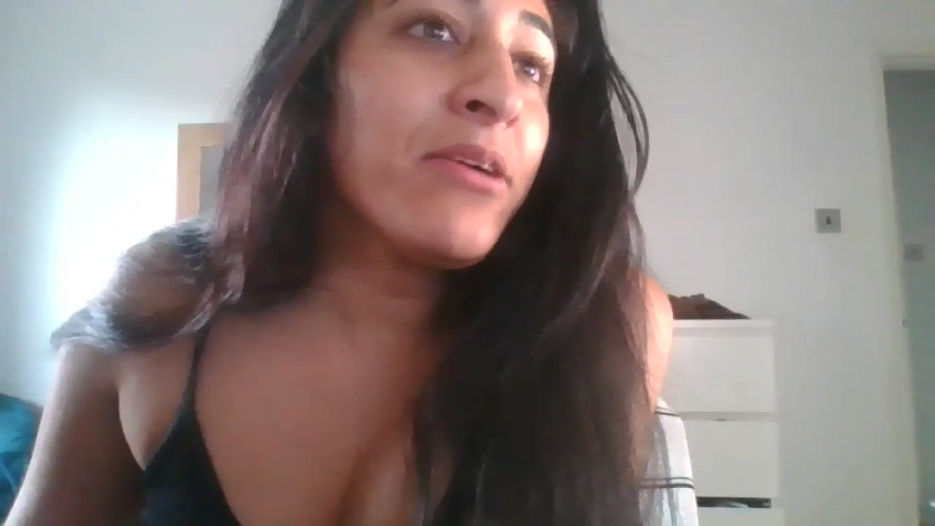 Gallery image thumbnail from Ameeraxo's myfreecams stream on, 06/15/2025, 19:56 image 13 of 20