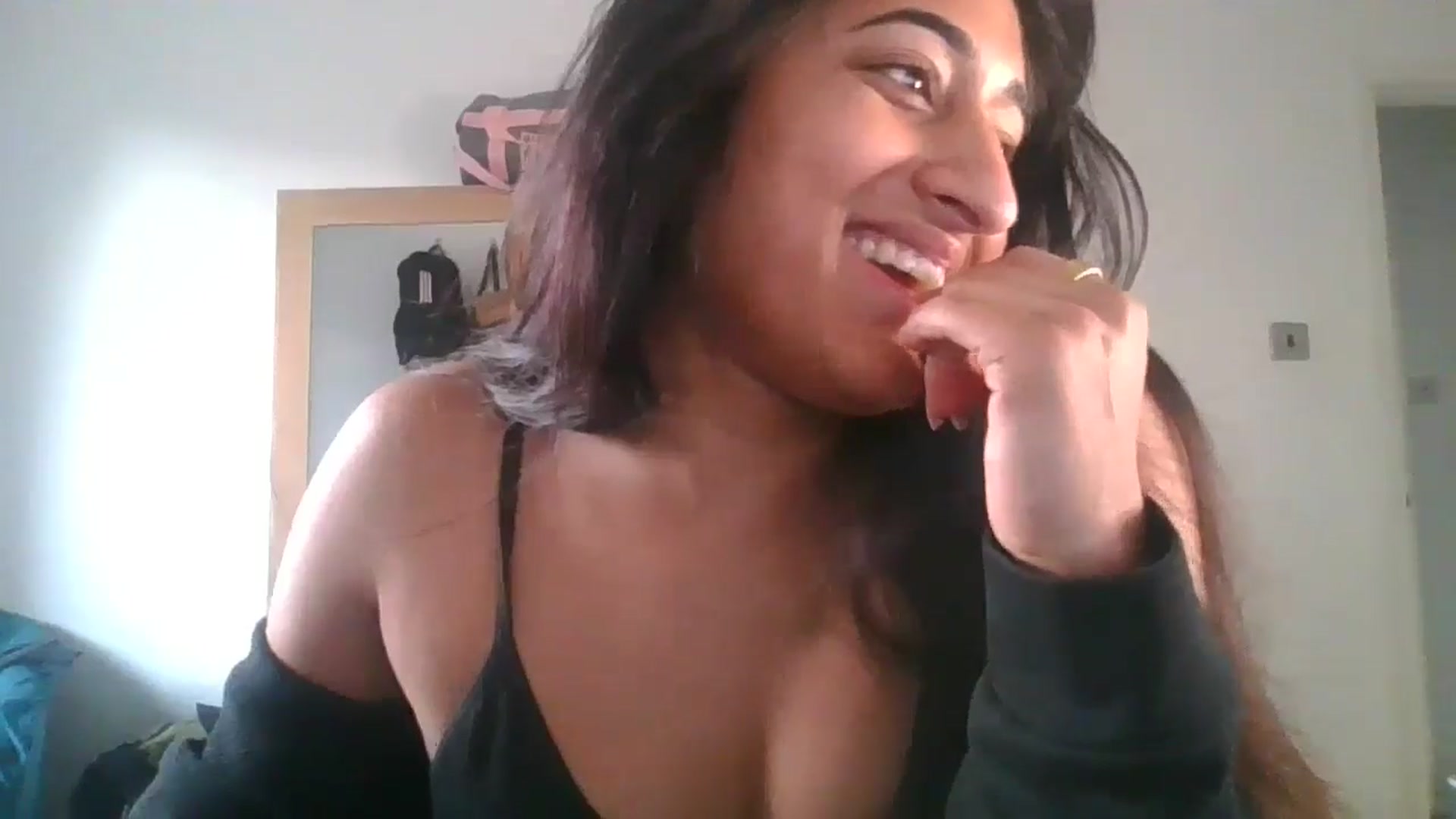 Gallery image thumbnail from Ameeraxo's myfreecams stream on, 06/15/2025, 19:56 image 3 of 20