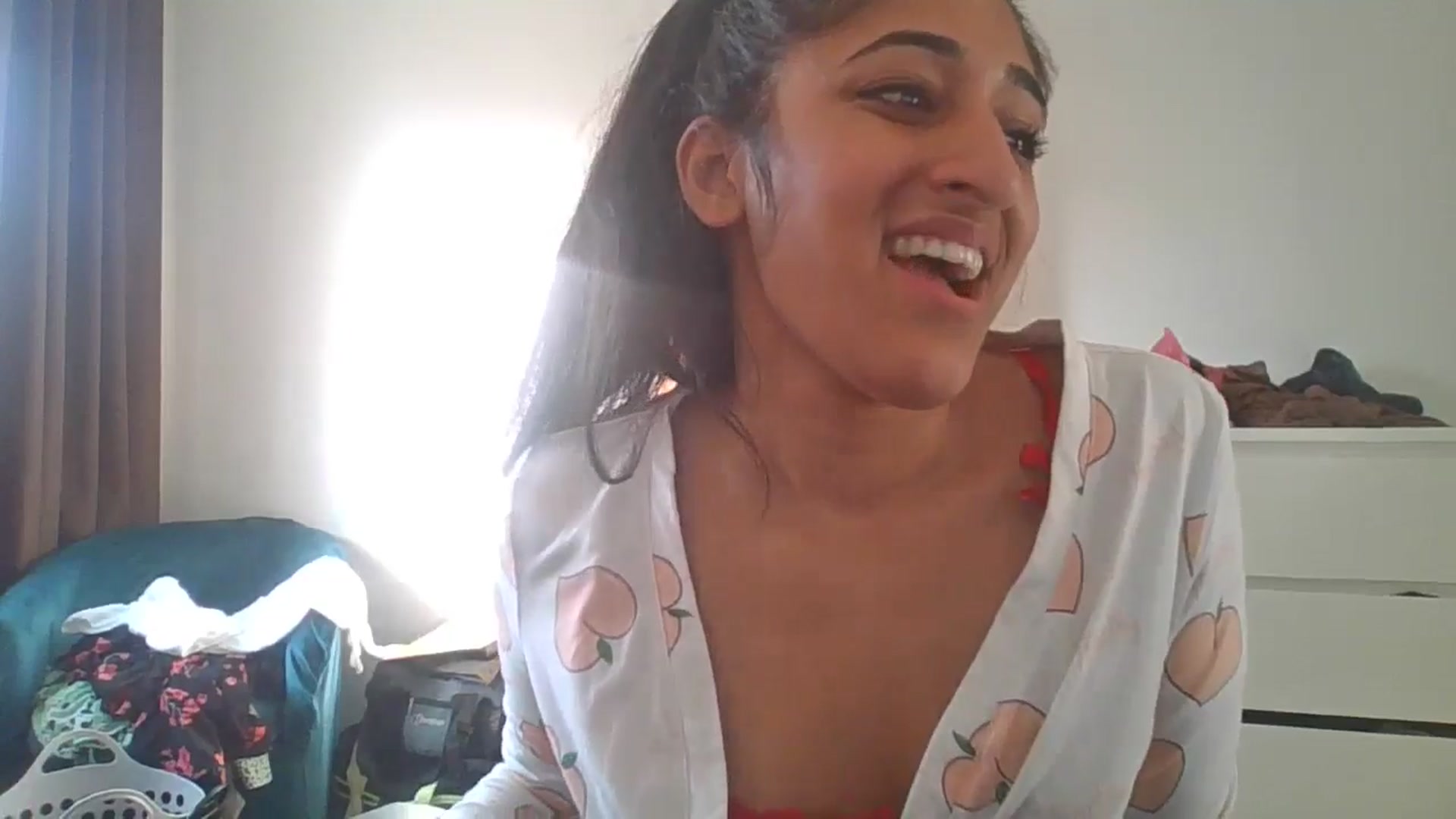 Gallery image thumbnail from Ameeraxo's myfreecams stream on, 06/17/2025, 18:12 image 18 of 20