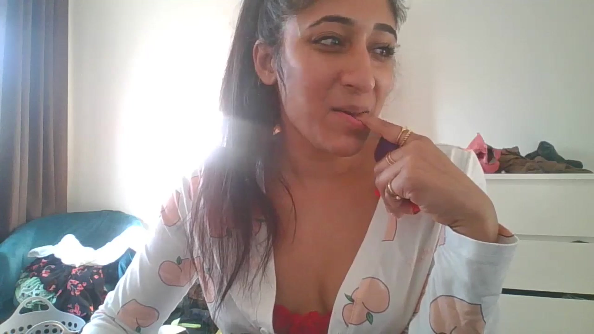Gallery image thumbnail from Ameeraxo's myfreecams stream on, 06/17/2025, 18:12 image 10 of 20