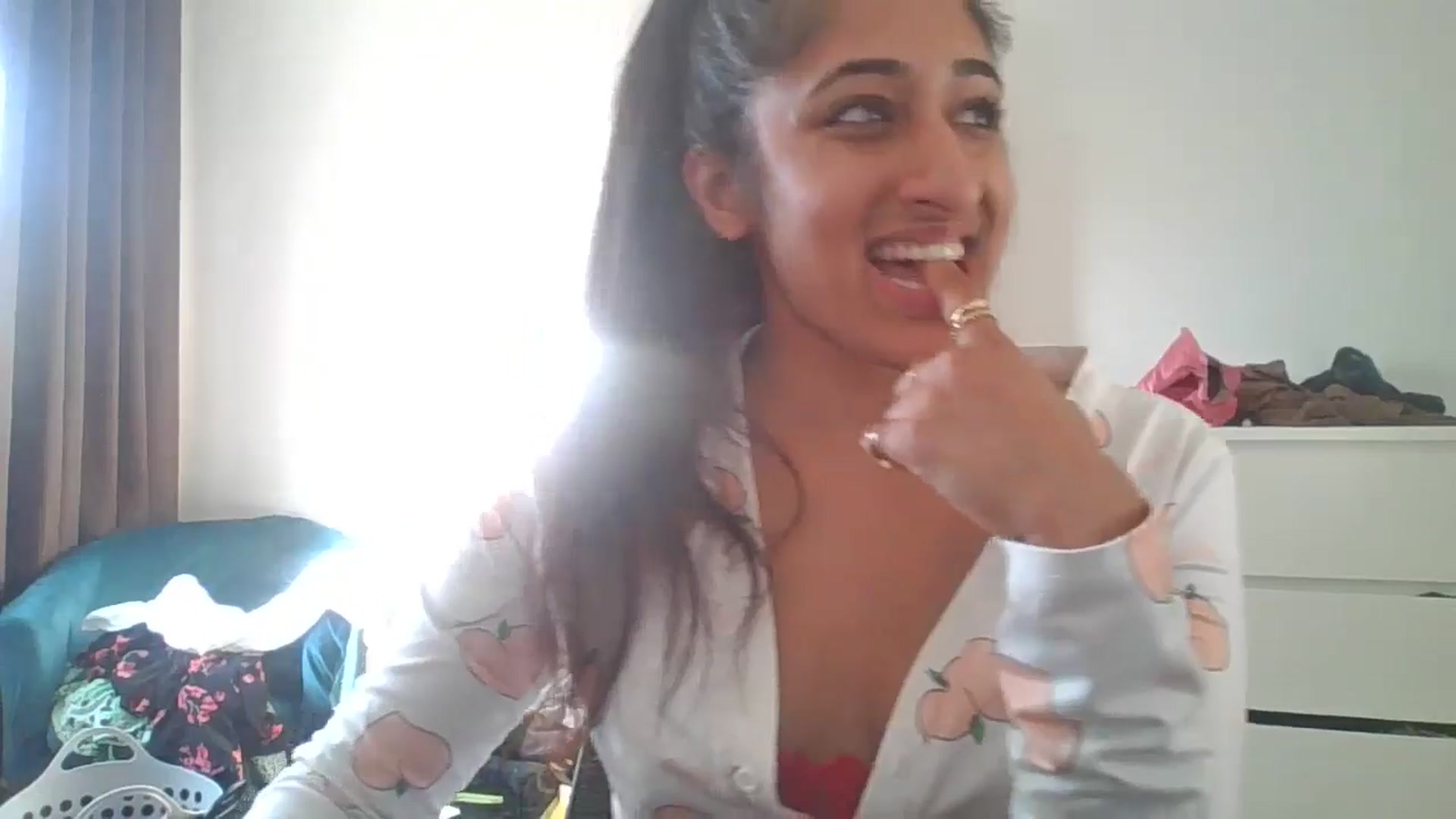 Gallery image thumbnail from Ameeraxo's myfreecams stream on, 06/17/2025, 18:12 image 3 of 20