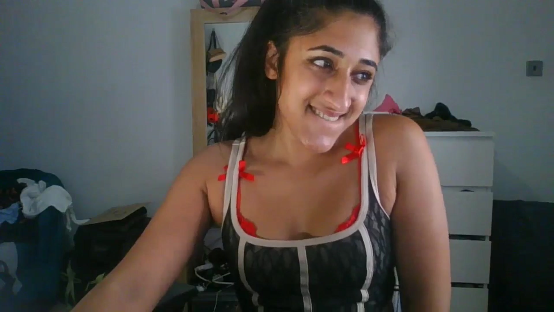 Gallery image thumbnail from Ameeraxo's myfreecams stream on, 06/17/2025, 21:43 image 13 of 20