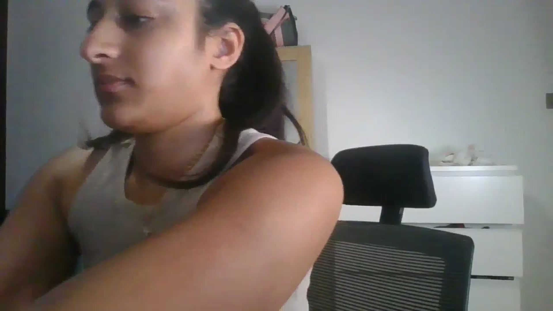Gallery image thumbnail from Ameeraxo's myfreecams stream on, 06/20/2025, 21:06 image 18 of 20