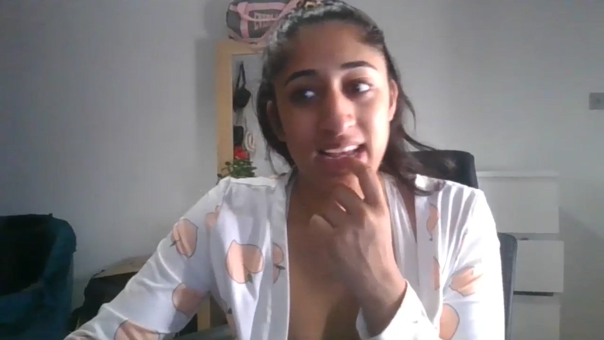 Gallery image thumbnail from Ameeraxo's myfreecams stream on, 06/20/2025, 23:13 image 8 of 20
