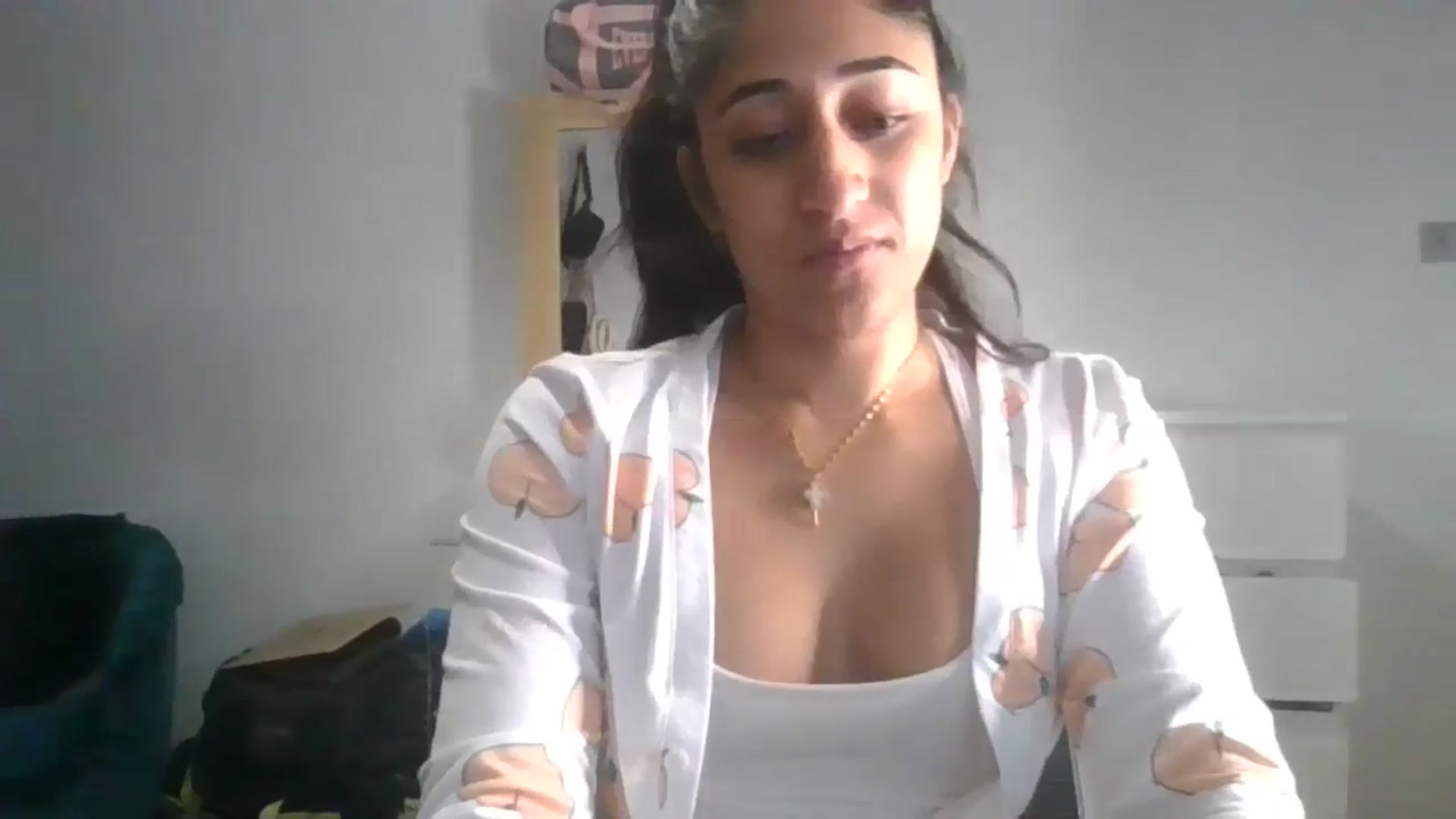 Gallery image thumbnail from Ameeraxo's myfreecams stream on, 06/20/2025, 23:13 image 11 of 20