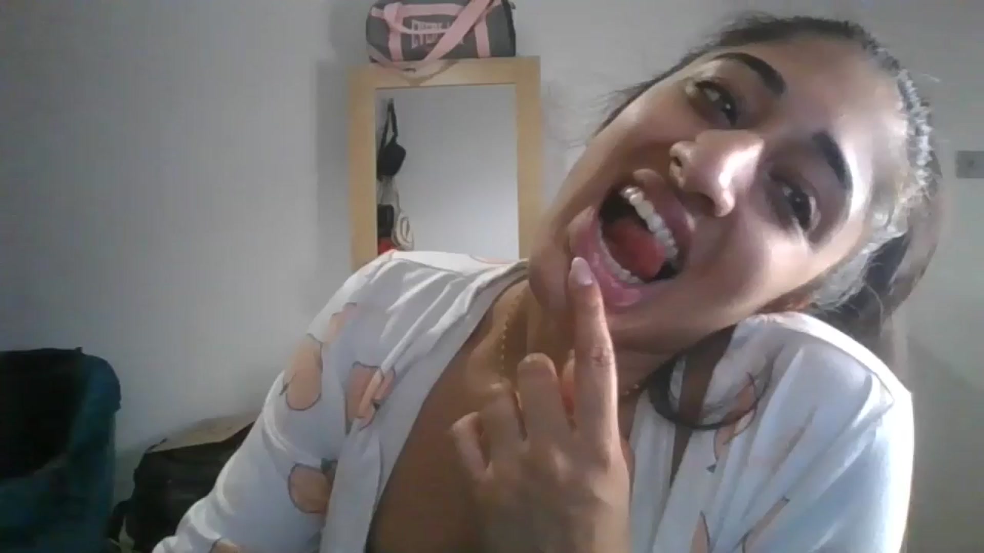 Gallery image thumbnail from Ameeraxo's myfreecams stream on, 06/20/2025, 23:13 image 1 of 20