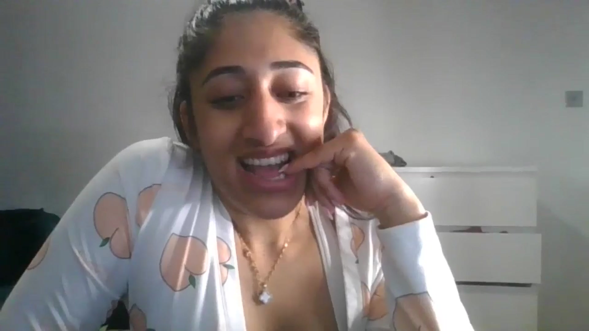 Gallery image thumbnail from Ameeraxo's myfreecams stream on, 06/20/2025, 23:13 image 19 of 20